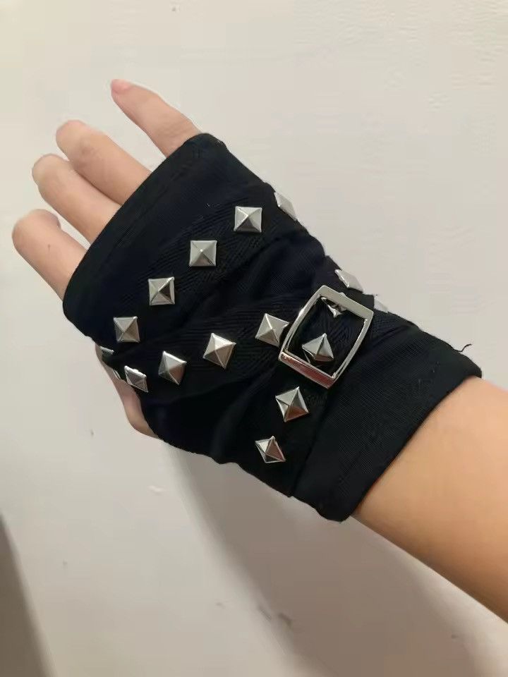 Jewelry Black Rivet Chain Gloves Size ONE SIZE - 5 Thumbnail
