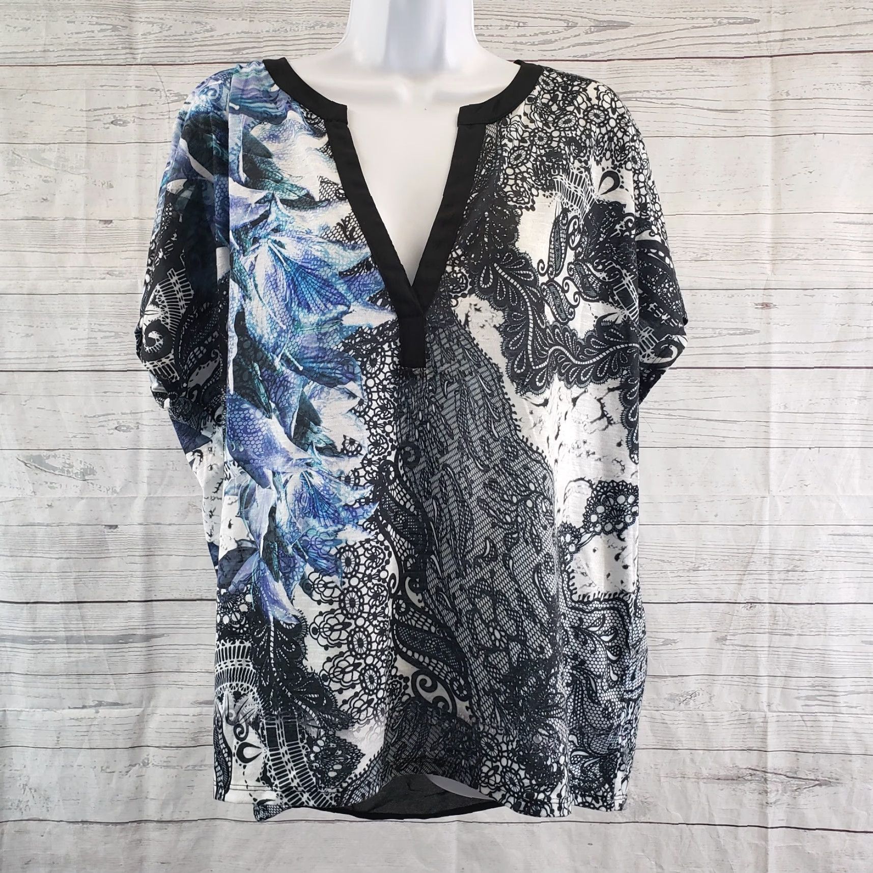 Vintage Chico's Womens Blouse Size L Black Floral Short Sleeve V-Neck Shirt Size L / US 10 / IT 46 - 2 Thumbnail