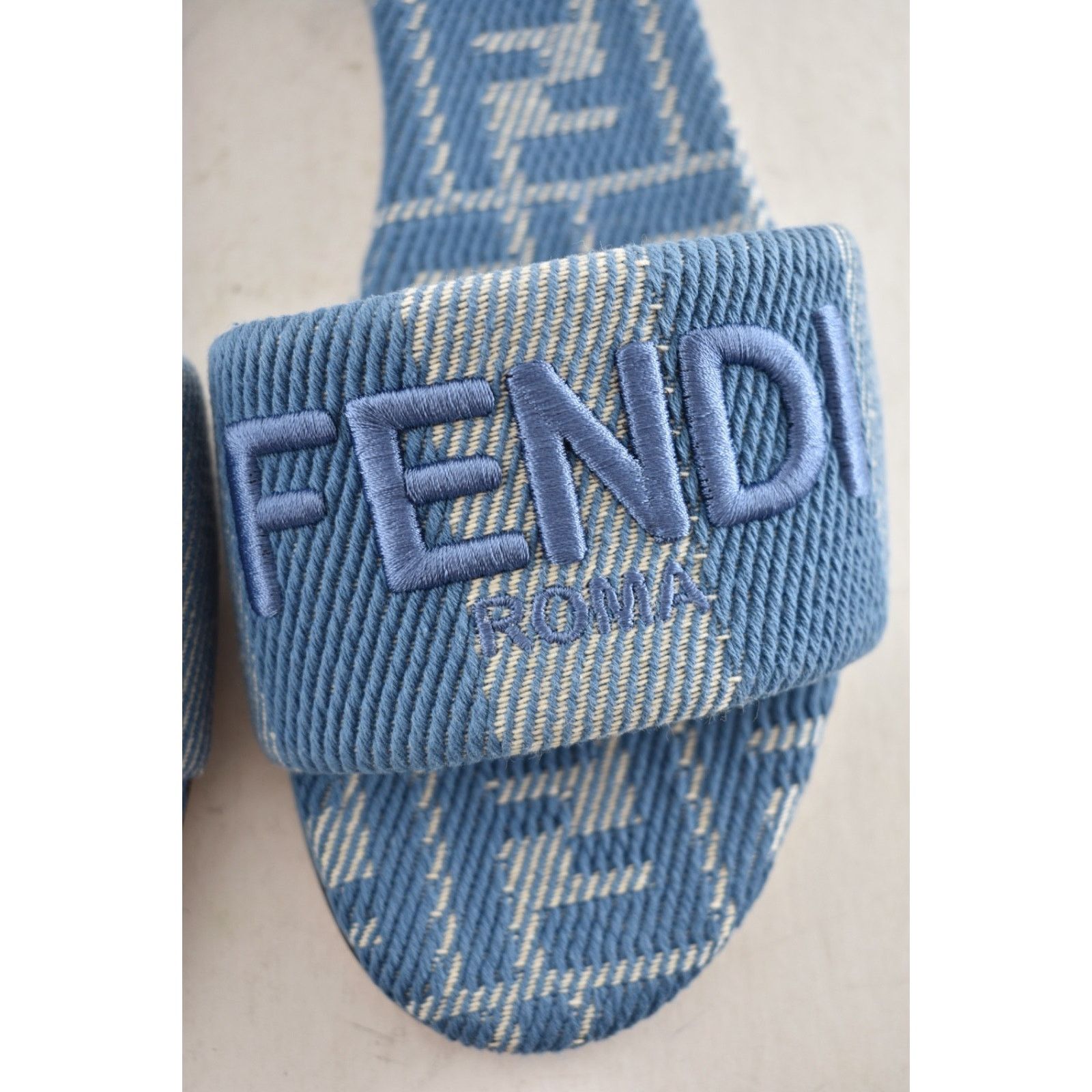 Fendi Fendi Sunshine Blue Denim FF Monogram Mule Slide Sandal 36.5 Size US 6.5 / IT 36.5 - 11 Thumbnail