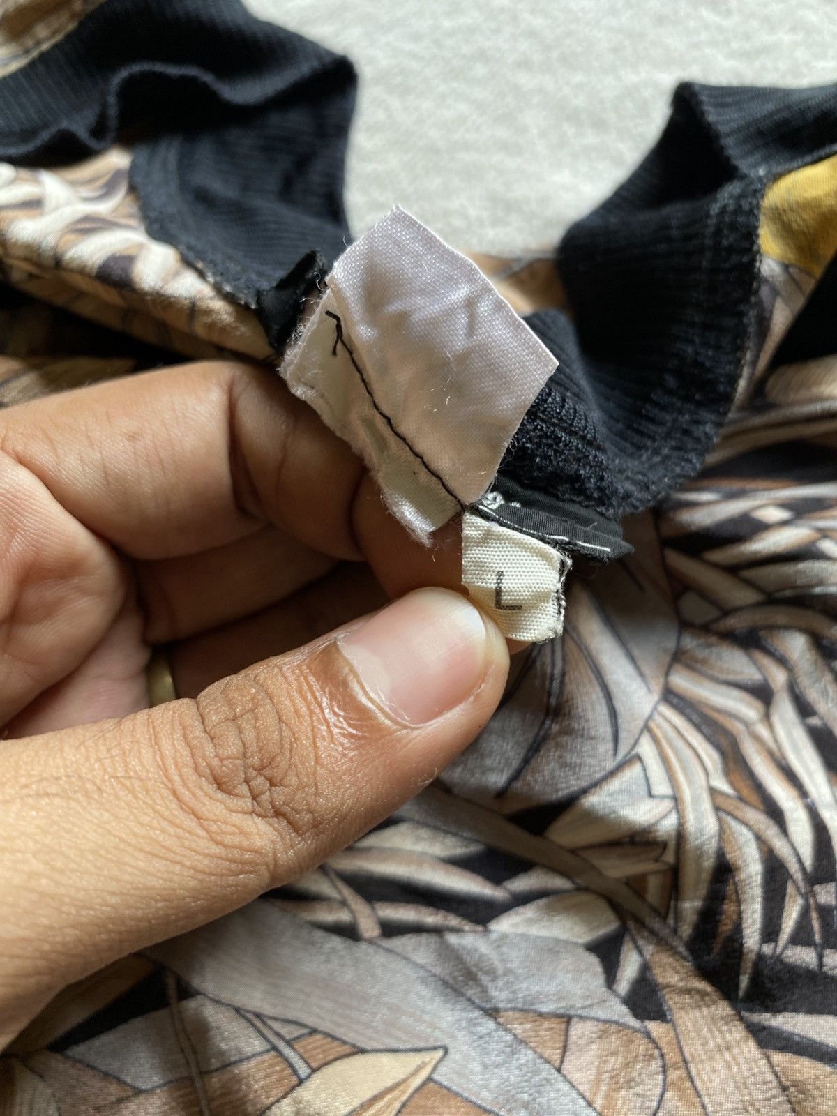 Salvatore Ferragamo Vintage Salvatore Ferragamo Silk Over Tiger Print Size US L / EU 52-54 / 3 - 9 Thumbnail