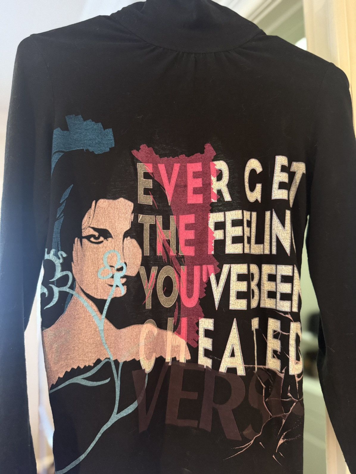 Versace "EVER GET THE FEELING UVE BEEN CHEATED" - Versus Versace top Size XS / US 0-2 / IT 36-38 - 2 Thumbnail