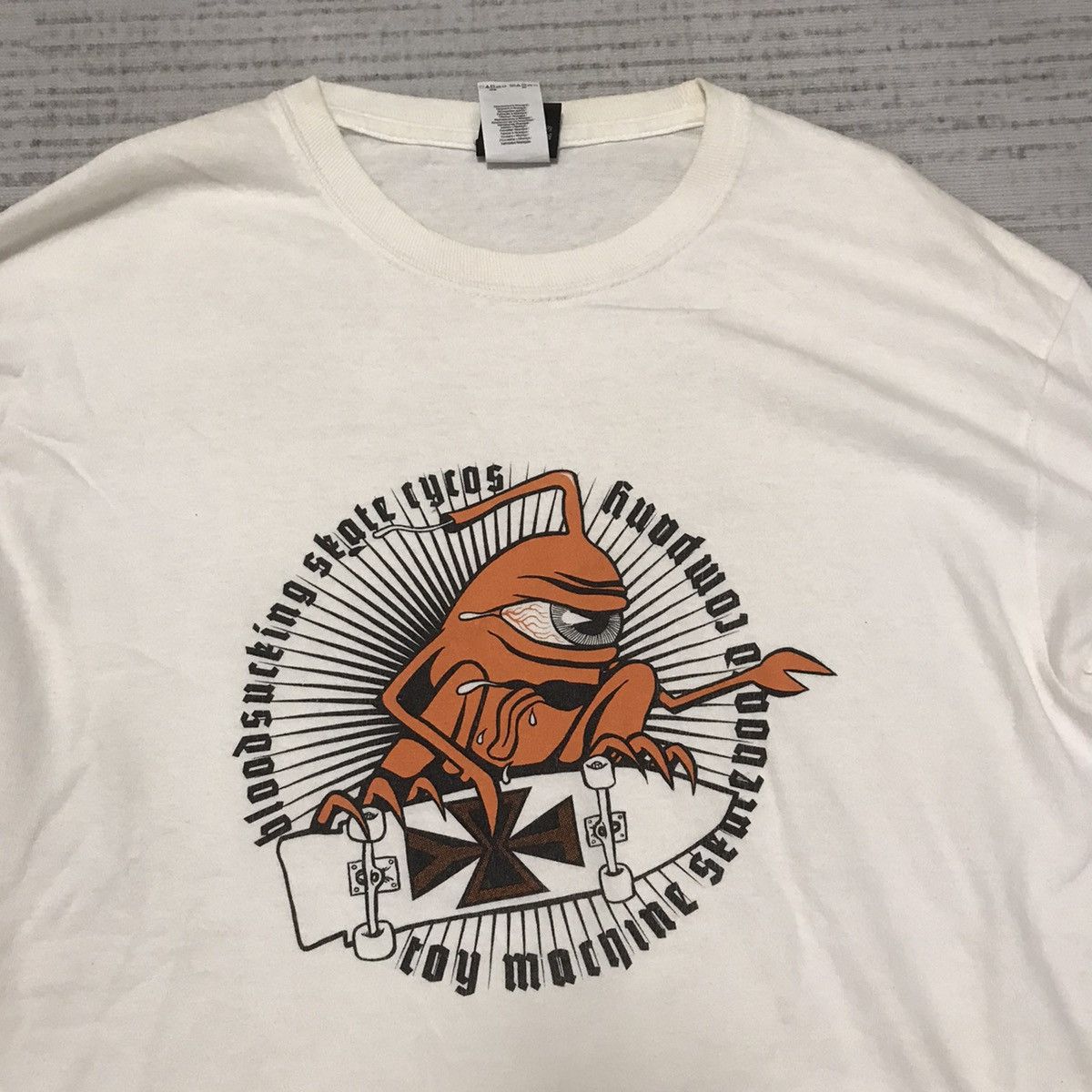Santa Cruz Skateboards × Toy Machine TOY MACHINE BLOODSUCKING SKATEBOARD CYCOS RARE TEE Size US M / EU 48-50 / 2 - 2 Thumbnail