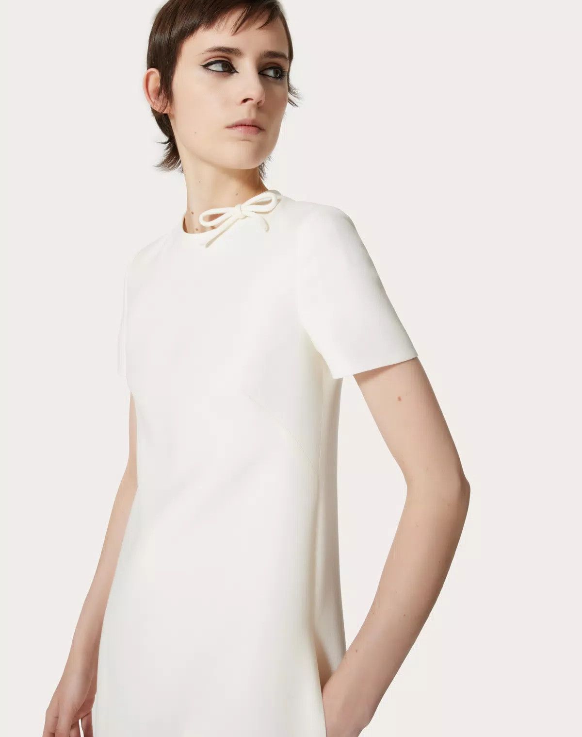 Valentino o1s1wg110625 Crepe Couture Short Dress in White Size M / US 6-8 / IT 42-44 - 6 Thumbnail