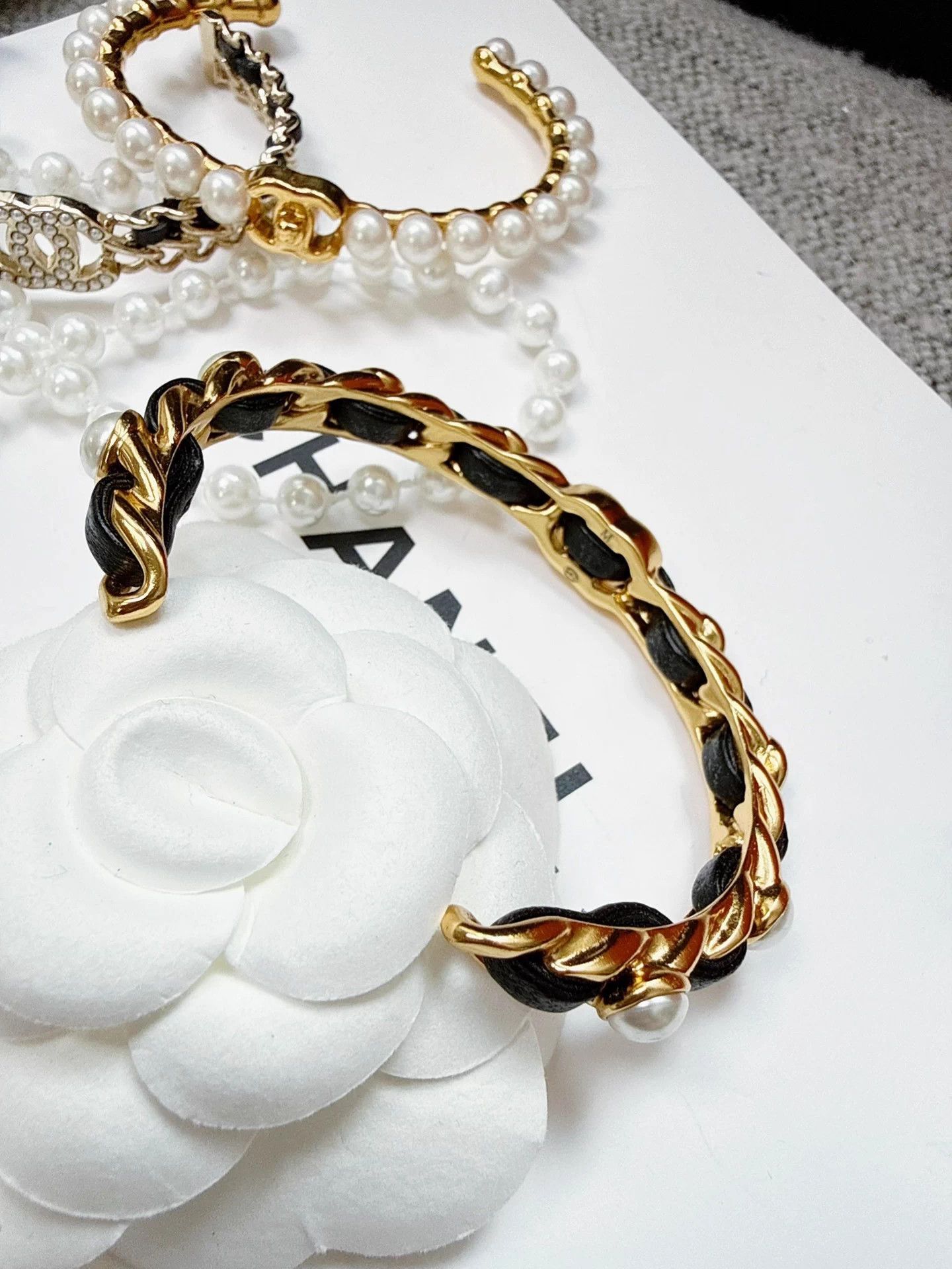 Chanel Chanel 20A Black Gold Pearl Leather Chain Bangle M 99 Size ONE SIZE - 4 Thumbnail