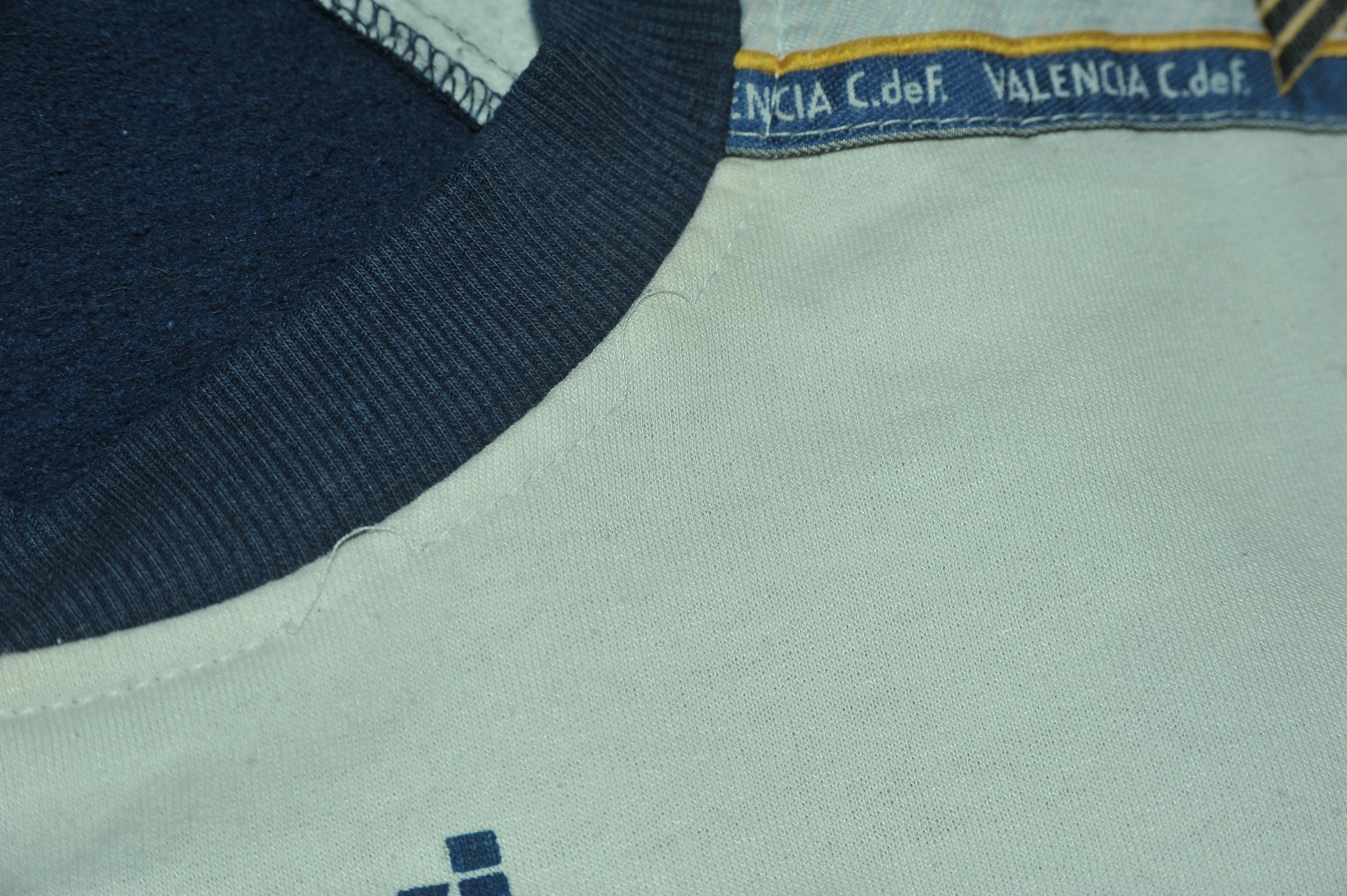 Vintage Vintage FC Valencia Luanvi Sweatshirt Size US L / EU 52-54 / 3 - 5 Thumbnail
