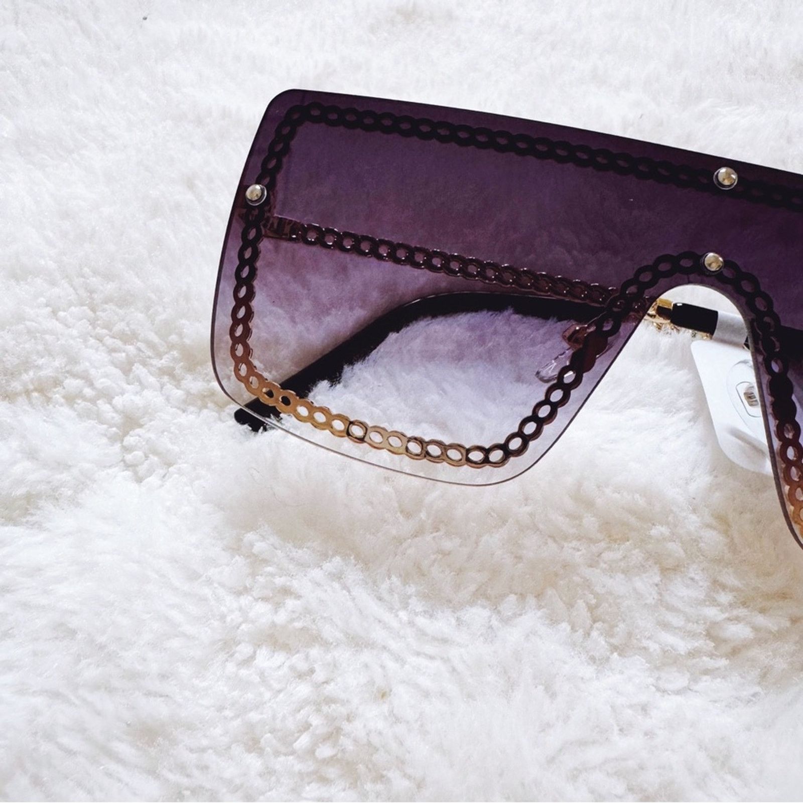Other Christine Black Two Tone w/ Gold Chain Shield Sunglasses Size ONE SIZE - 2 Thumbnail