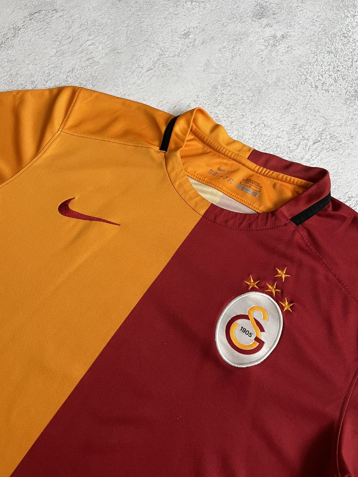 Nike Nike Galatasaray 2015/2016 Home Football Shirt Jersey Turkey Size US M / EU 48-50 / 2 - 2 Thumbnail