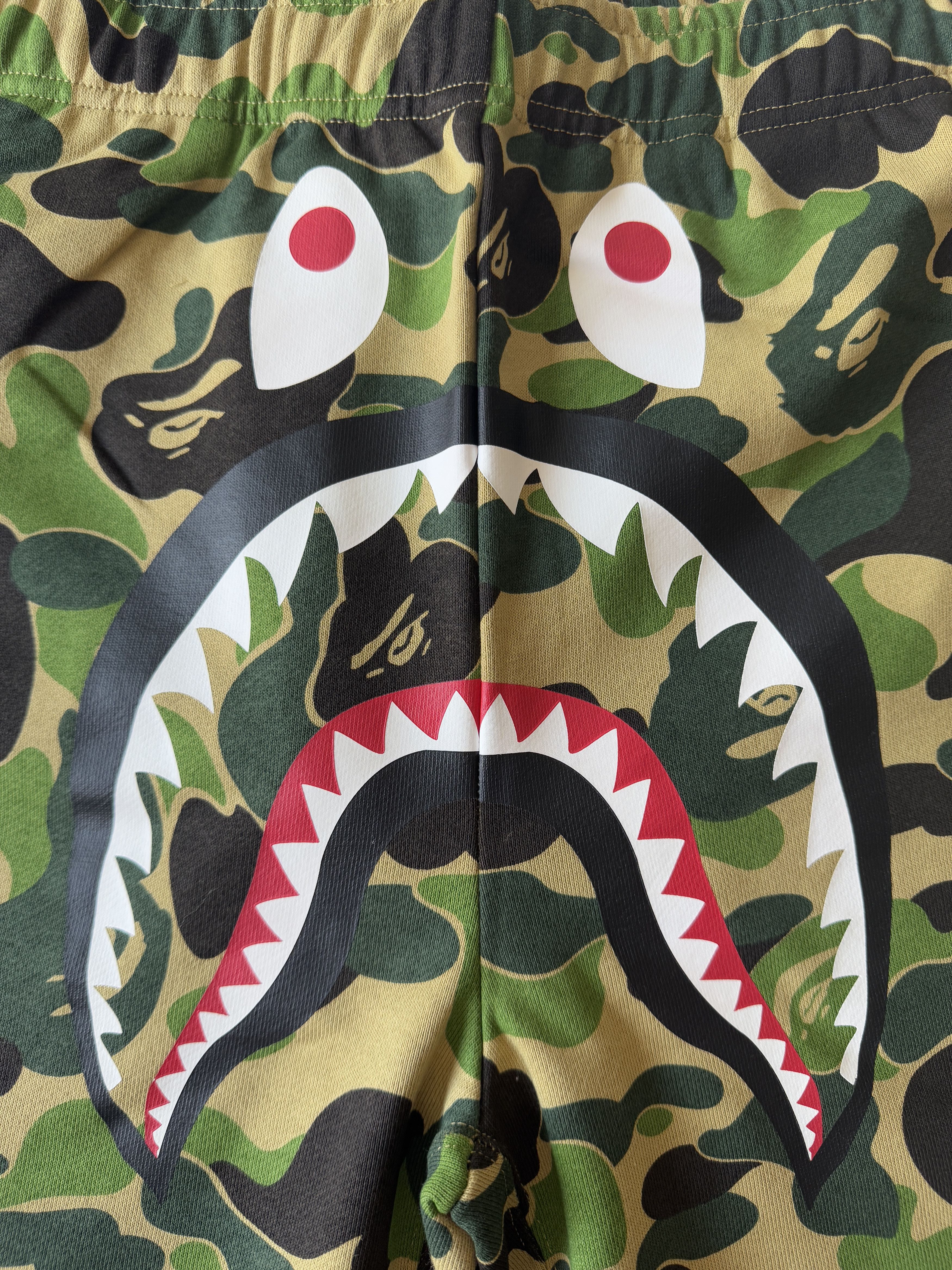 Bape BAPE ABC CAMO SHARK SWEAT SHORTS Size US 36 / EU 52 - 3 Thumbnail