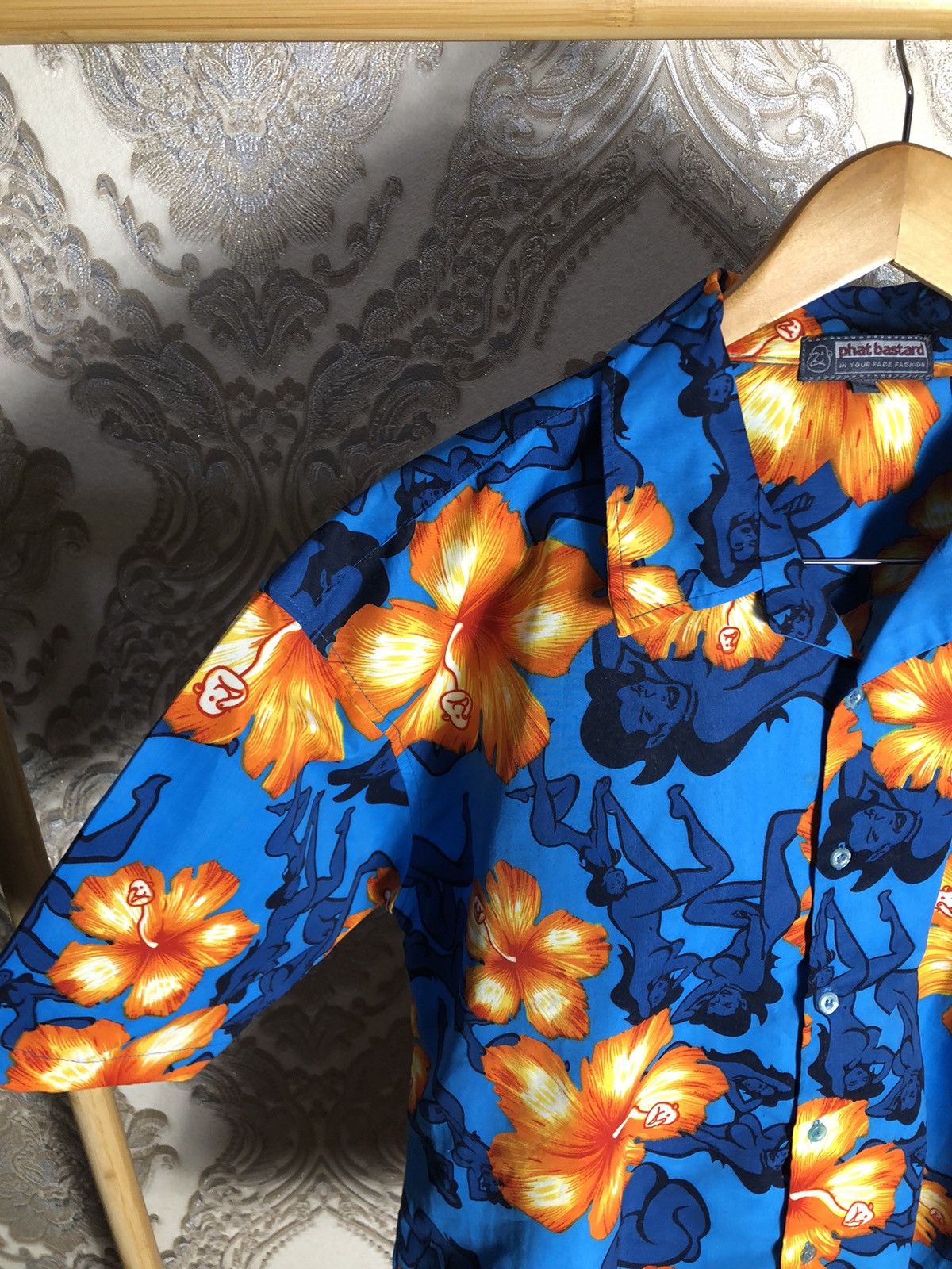 Vintage VERY RARE SEXY GIRLS DESIGNER SHIRT HAWAII CASUAL Y2K 90s Size US L / EU 52-54 / 3 - 4 Thumbnail