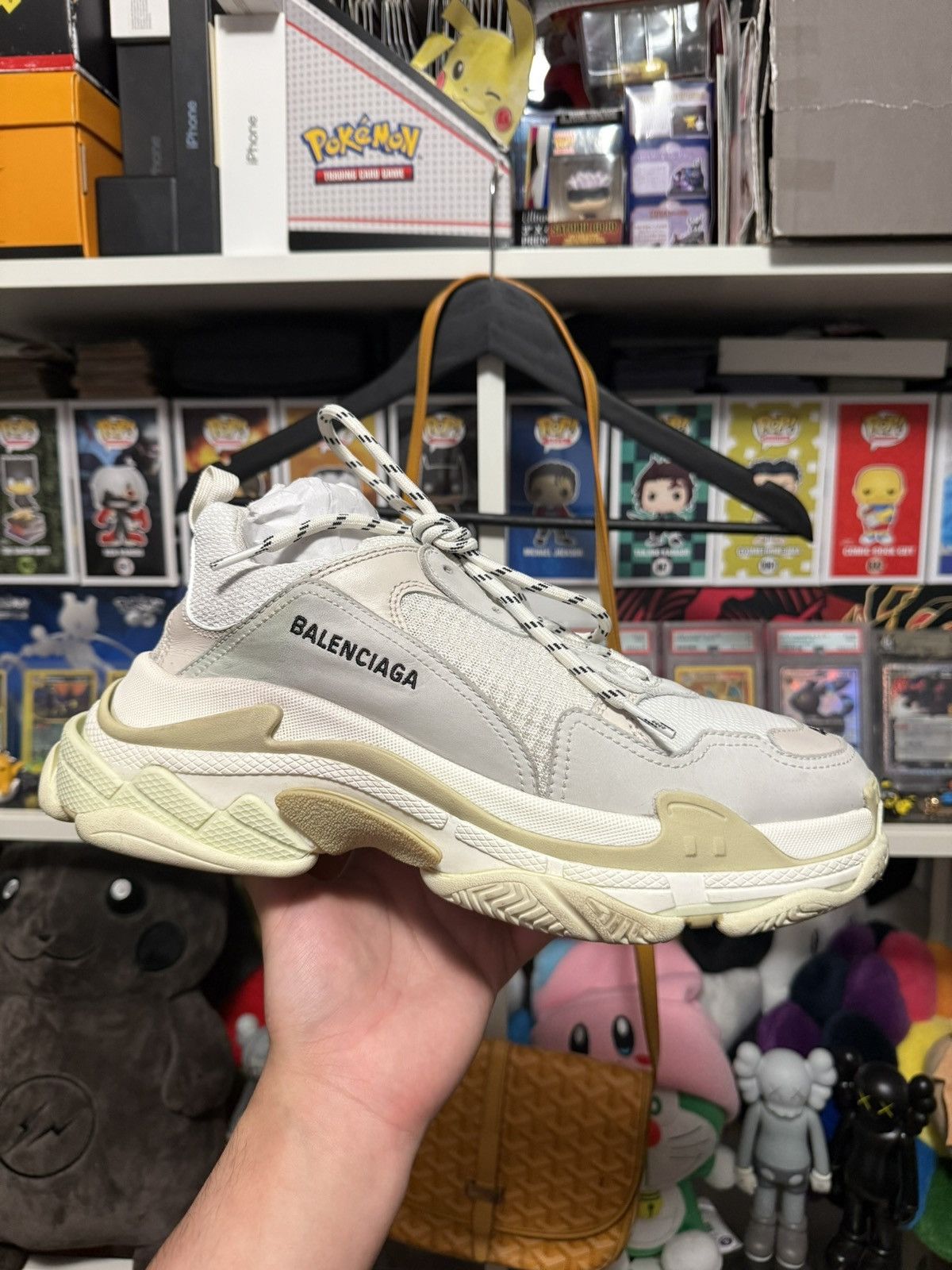 Balenciaga Balenciaga Triple S Cream White 43 Size US 9 / EU 42 - 1 Thumbnail