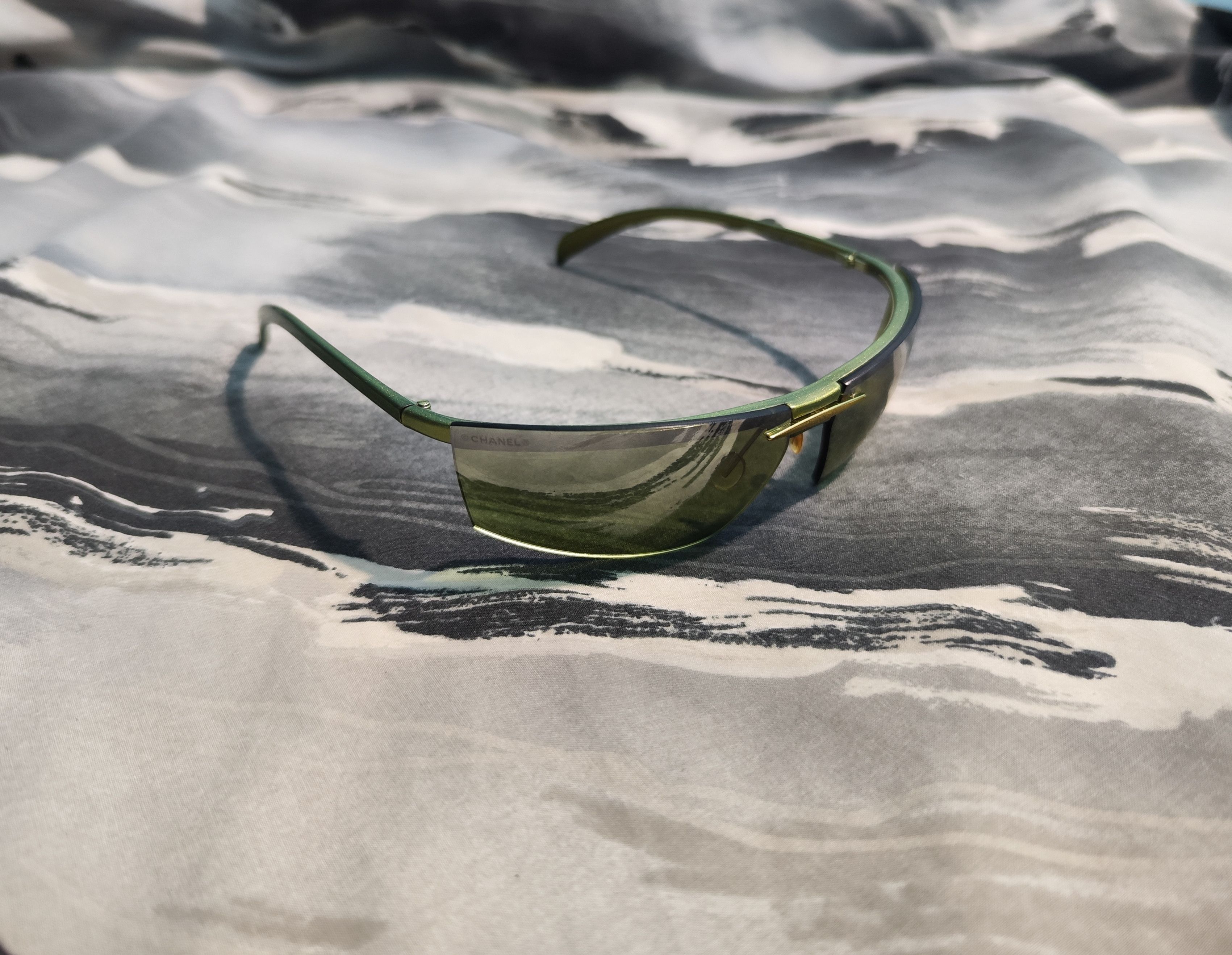 Chanel Chanel - Y2K Rimless Green Sunglasses 6001 Size ONE SIZE - 4 Thumbnail