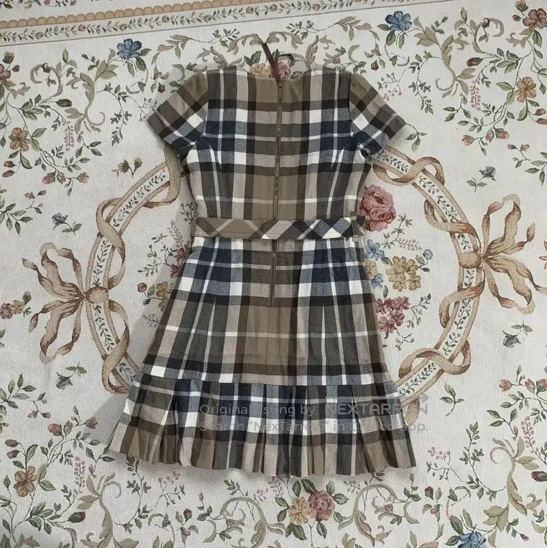 Burberry Burberry Brown Wool Dress for Women. Size M / US 6-8 / IT 42-44 - 5 Thumbnail