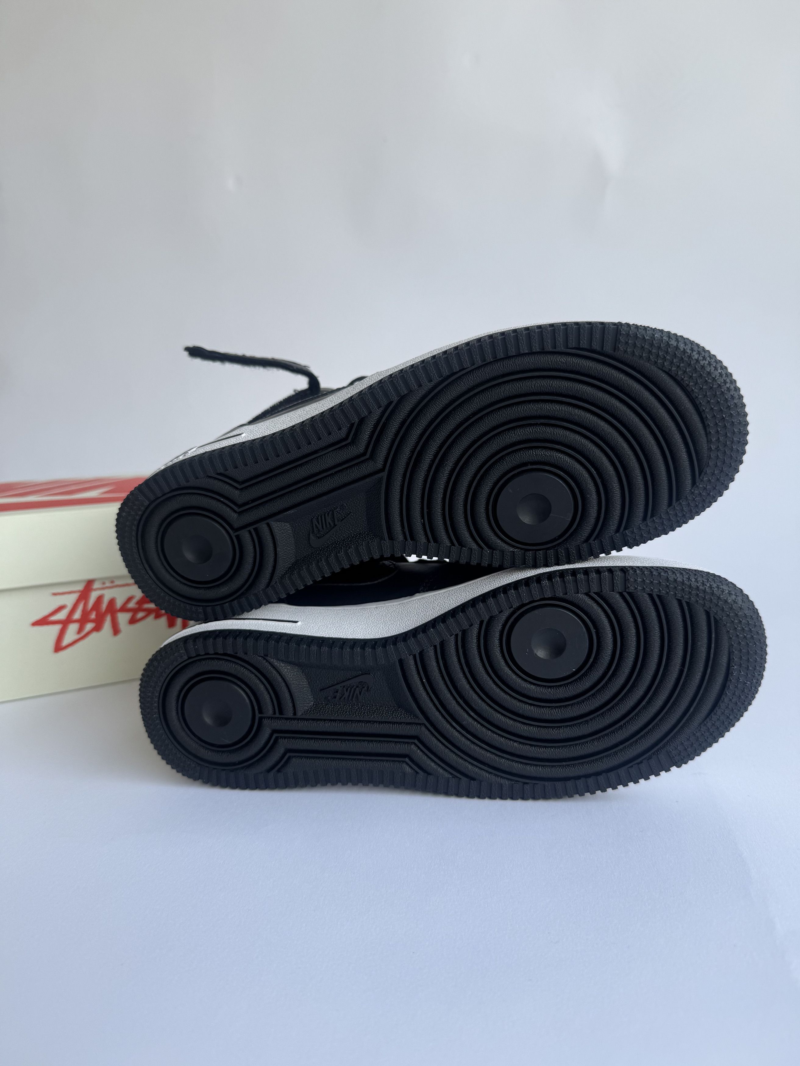 Nike × Stussy AIR FORCE 1 '07 MID SP Size US 6.5 / EU 39-40 - 2 Thumbnail