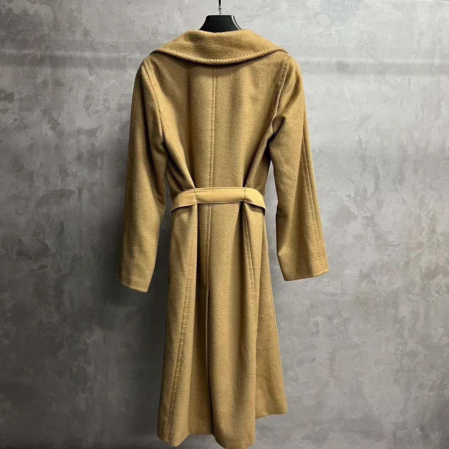 Max Mara maxmara camel solid lapel cinched waist mid-length coat 36 Size M / US 6-8 / IT 42-44 - 2 Thumbnail