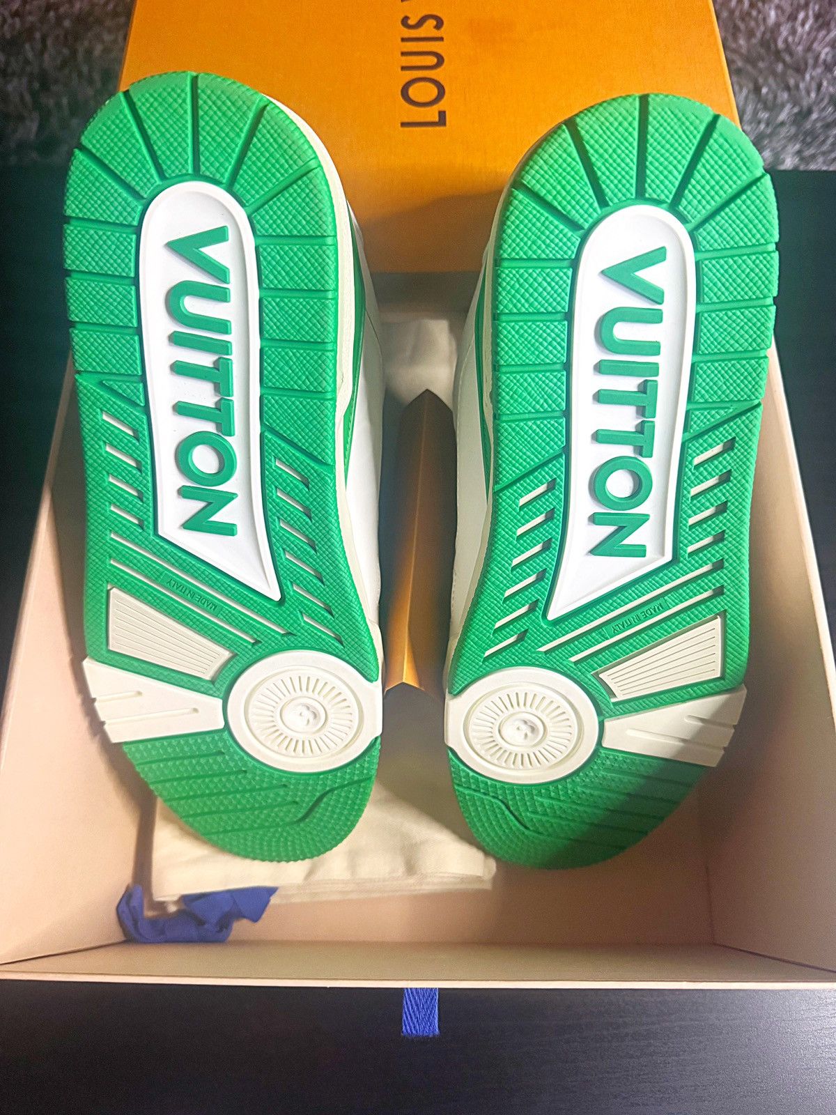 Louis Vuitton Louis Vuitton green trainer sneaker Size US 10 / EU 43 - 9 Thumbnail