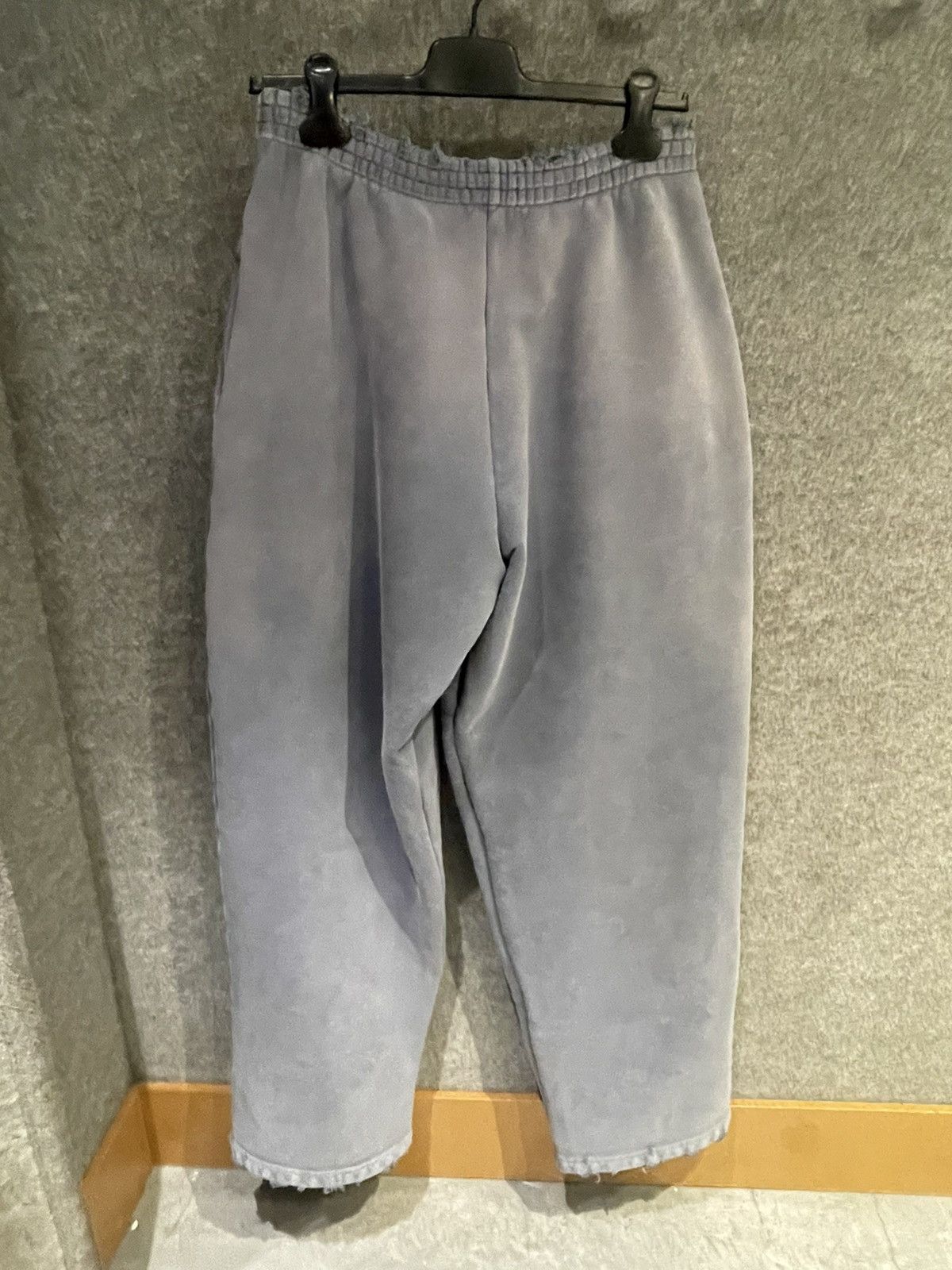 Balenciaga Balenciaga “See Now Buy Now” Baggy Sweatpants Size US 32 / EU 48 - 2 Thumbnail