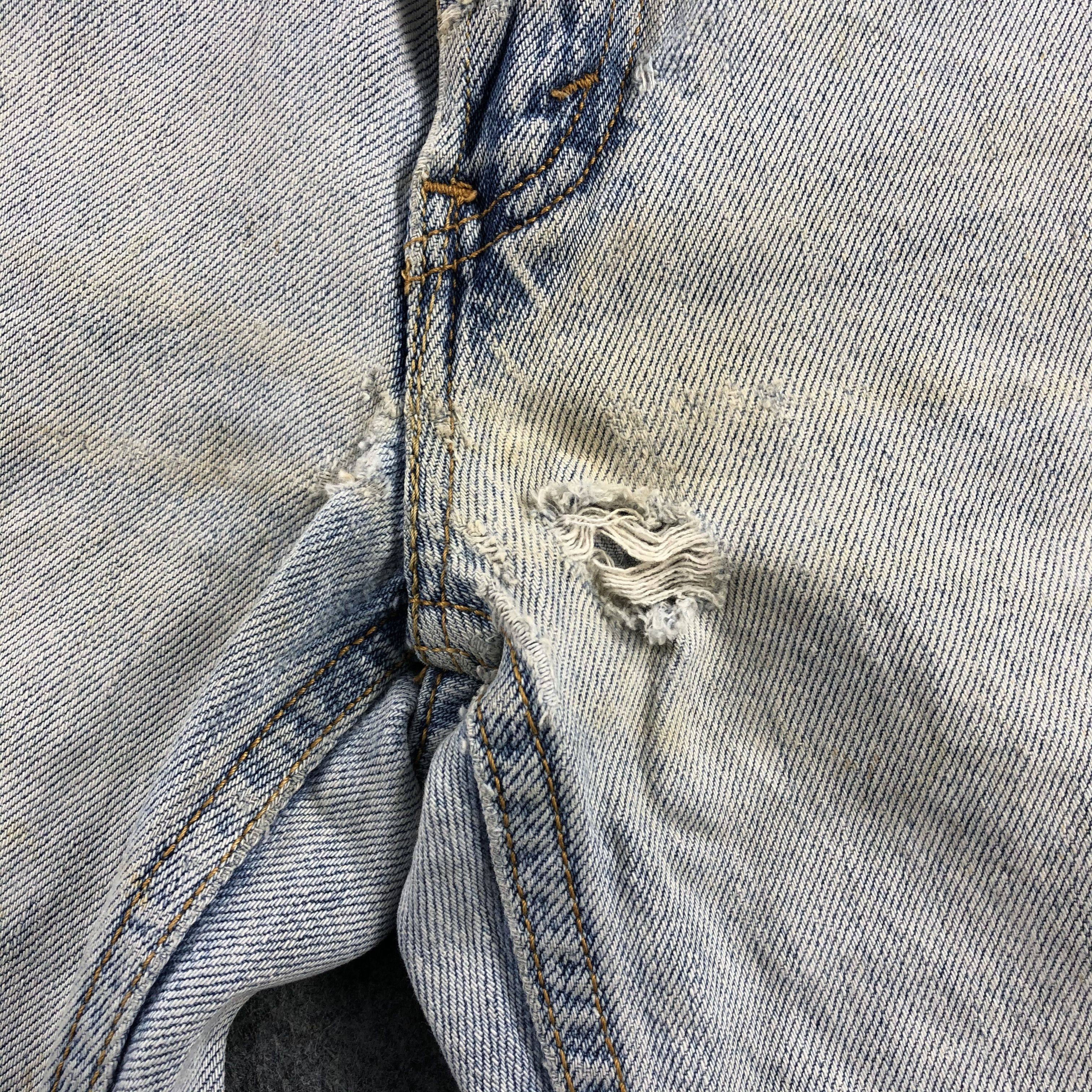 Levi's Vintage Light Wash Levis Jeans-J2131 Size US 35 - 11 Thumbnail