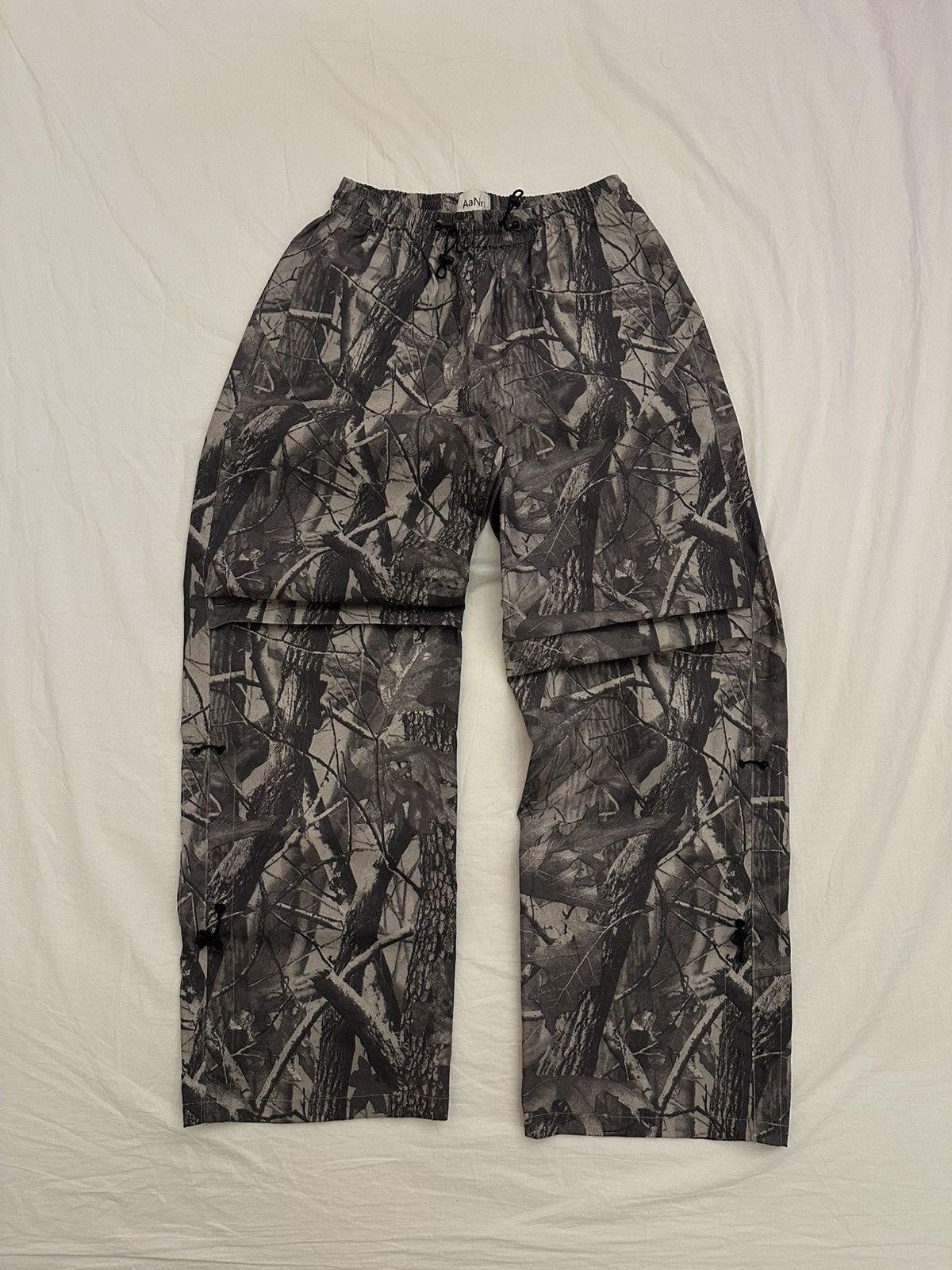 Japanese Brand Real Tree Camo Cargo Pants Size US 32 / EU 48 - 1 Thumbnail