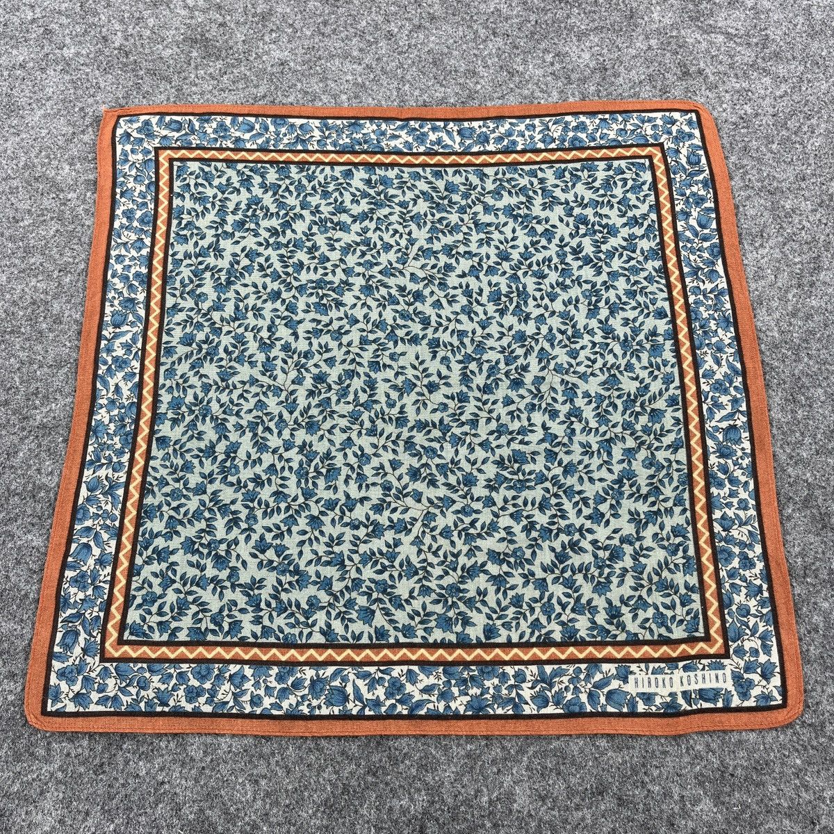 Vintage Hiroko Koshino Handkerchief / Bandana / Neckerchief B505 Size ONE SIZE - 1 Thumbnail