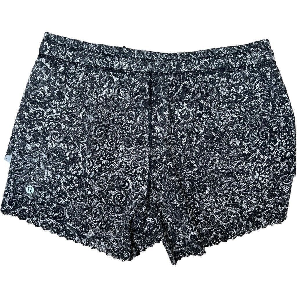 Lululemon Lululemon Hit It Short 3.5” | Black White Floral Lined | Sca Size 27" / US 4 / IT 40 - 2 Thumbnail
