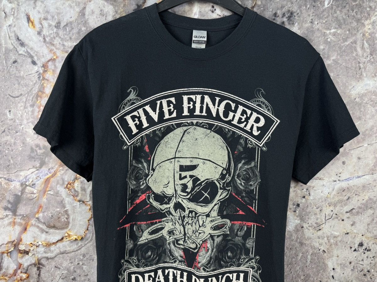 Band Tees Men’s Five Finger Death Punch 2017 Band T-Shirt Size Medium Size US M / EU 48-50 / 2 - 3 Thumbnail