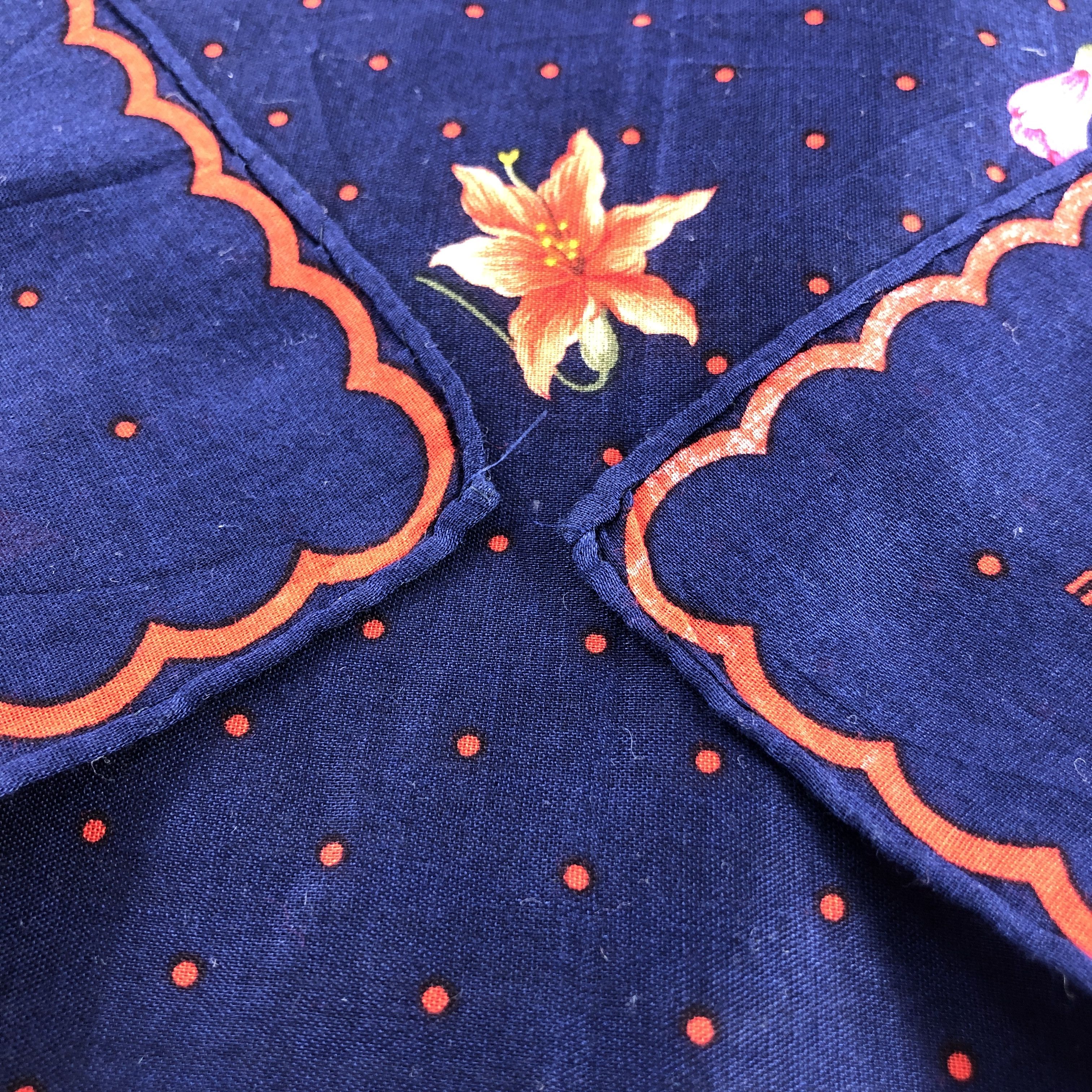 Vintage ValenTINO GarAVANI Handkerchief Neckerchief Bandana H2680 Size ONE SIZE - 5 Thumbnail