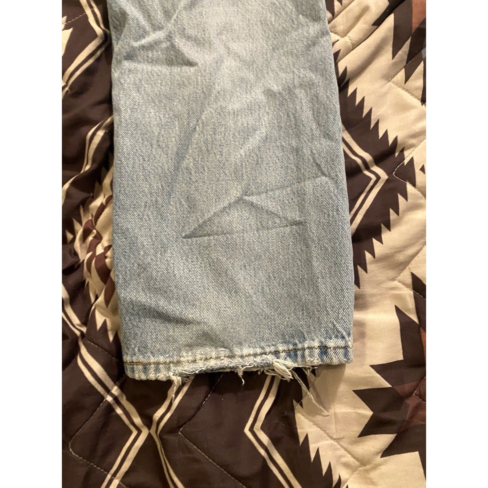 Levi's VINTAGE Levi’s 501 Jeans Men Light Wash Distressed Faded 33x31 Regular Straight Blue Denim Cotton Button Logo USA 90s Grunge Size US 33 - 5 Thumbnail