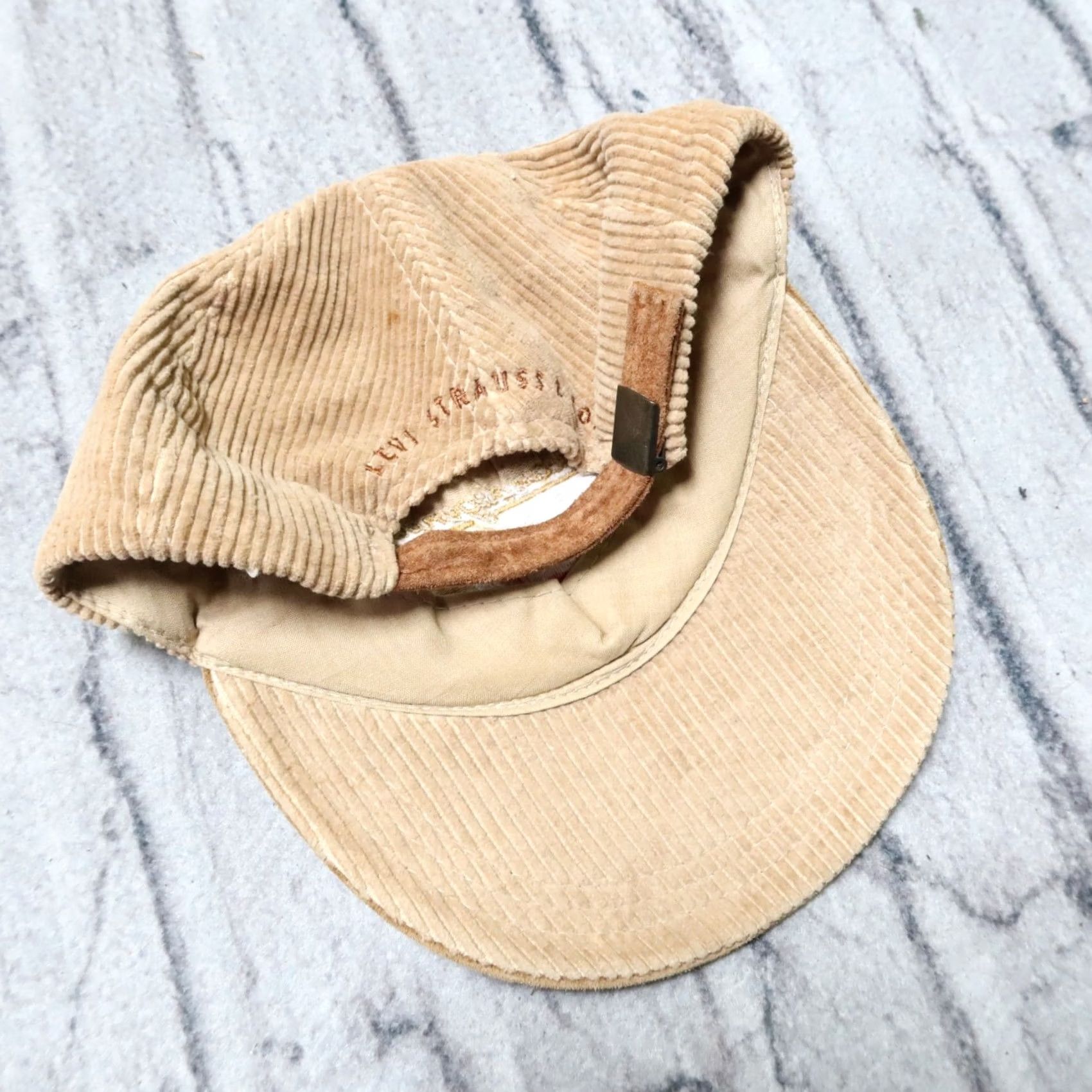 Levi's Vintage Levi's Corduroy Suede Strapback Hat Cap Adjustable Brown Mens Hat Size ONE SIZE - 3 Thumbnail