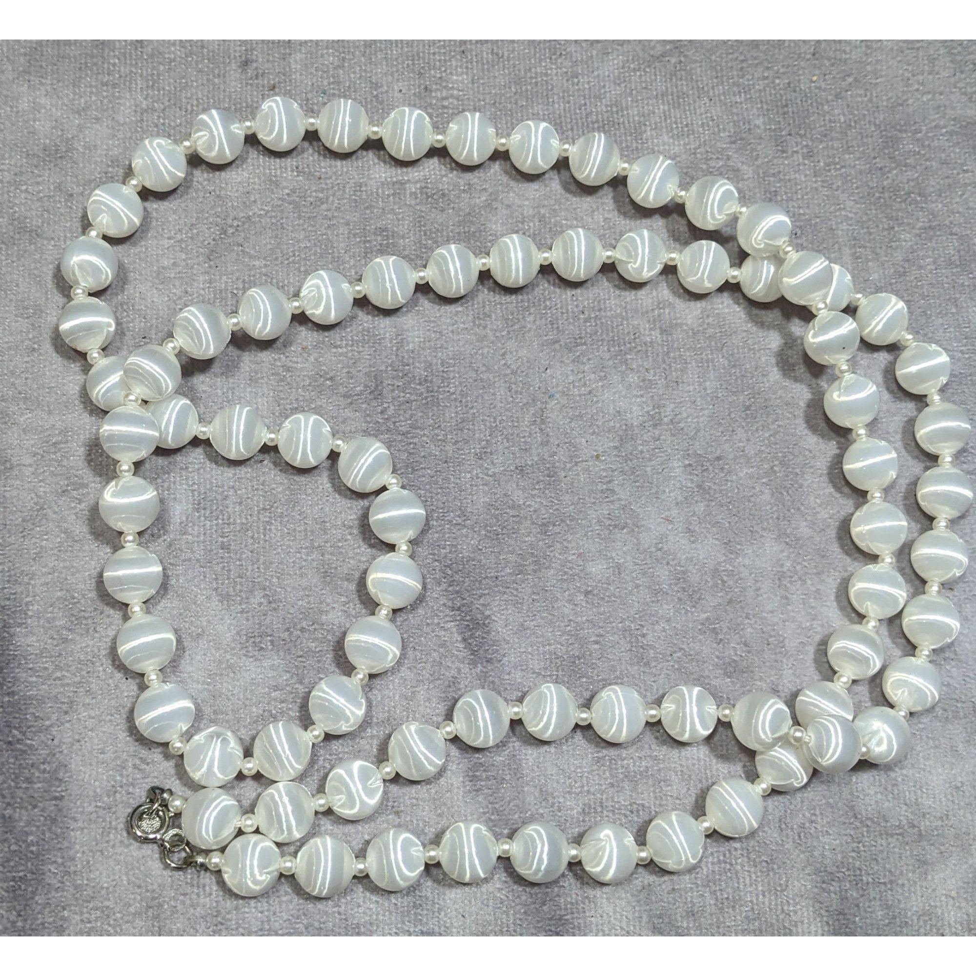 Other Vintage Sarah Coventry White Silk Beaded Necklace Size ONE SIZE - 6 Thumbnail