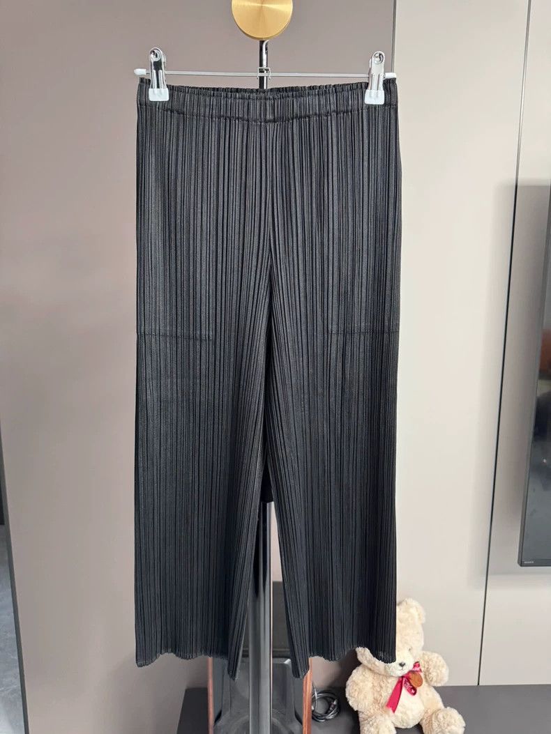 Issey Miyake Issey Miyake size:1 Black pleated pants Size 42" / US 20 - 1 Thumbnail