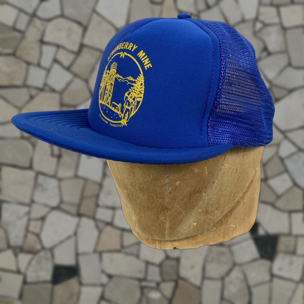Vintage VINTAGE 1980s Deadstock Strawberry Mine Trucker Cap Mining Cap Size ONE SIZE - 1 Thumbnail
