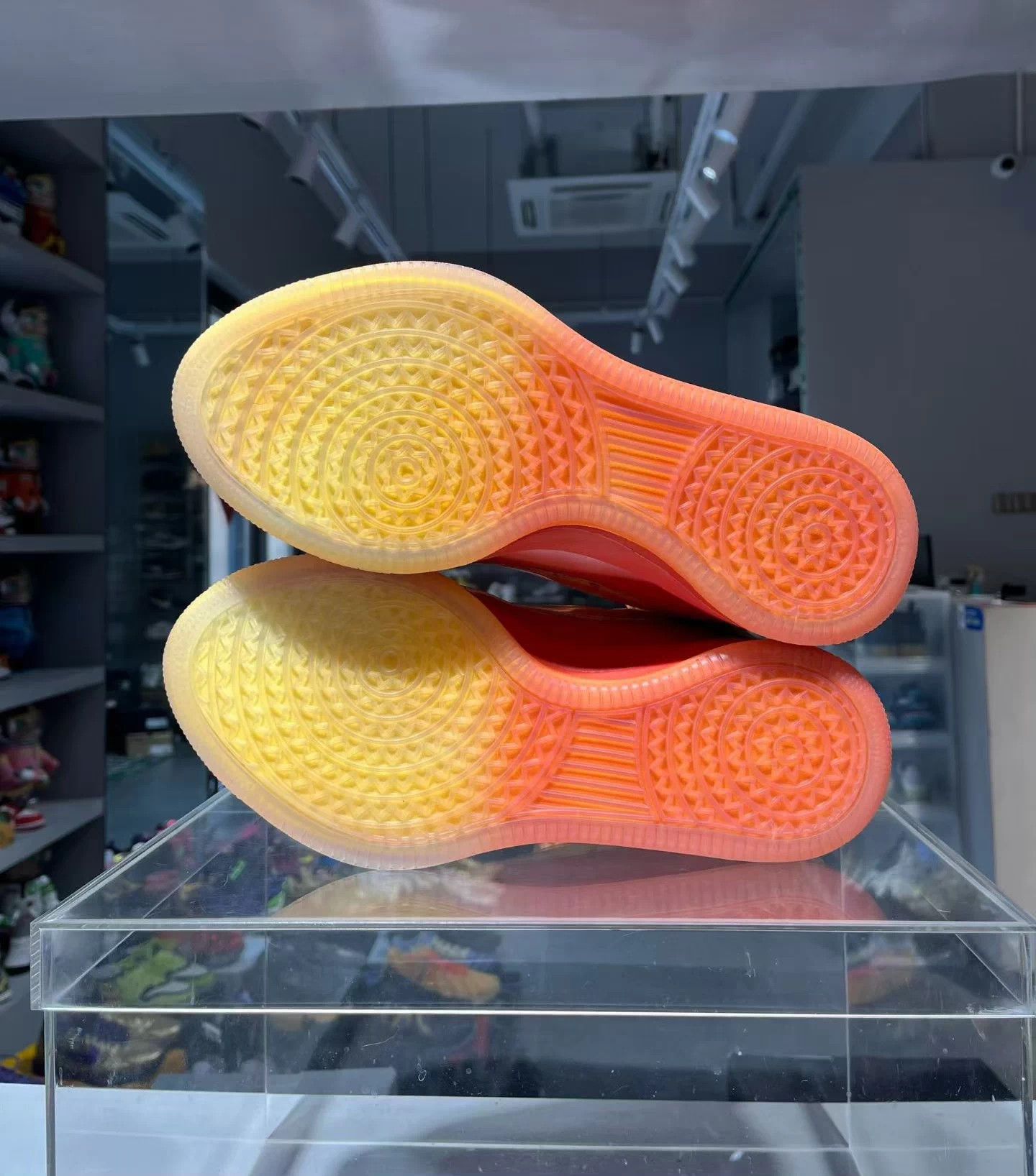 Nike Booker 2 Suns Original Box Size 43 Worn Min Size US 10 / EU 43 - 7 Thumbnail