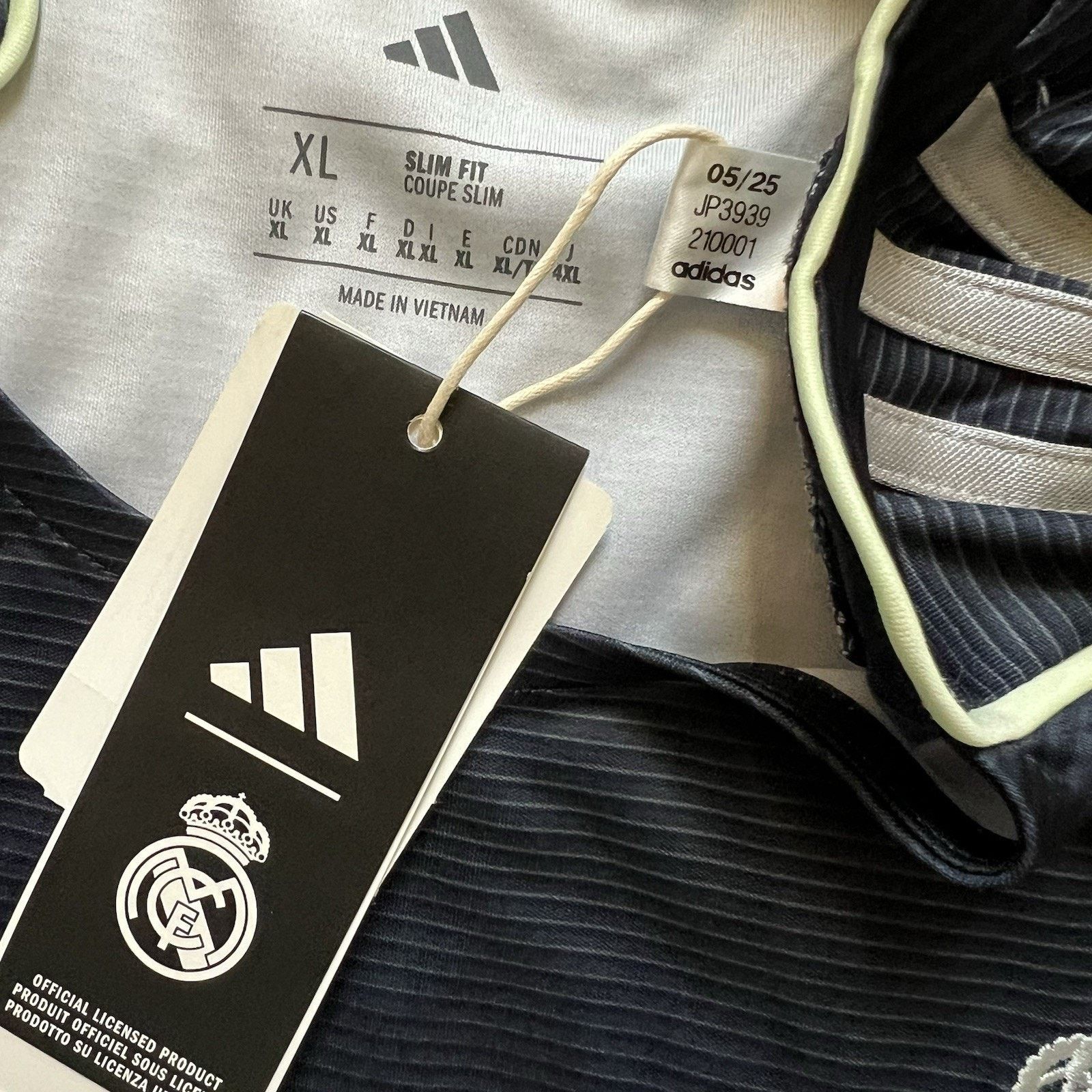 Adidas Adidas Real Madrid 2025/26 Jersey XL Long Sleeve SlimFit NWT Size US XL / EU 56 / 4 - 11 Thumbnail