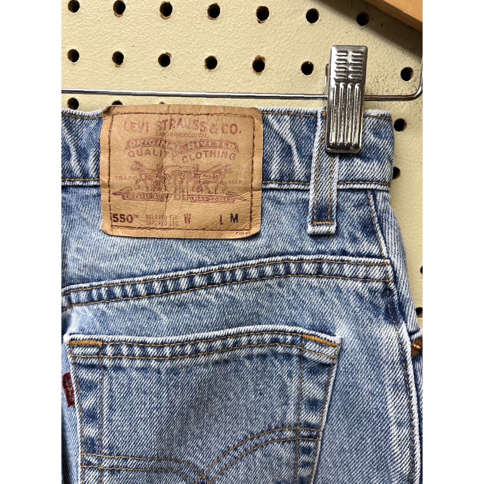 Levi's VINTAGE Levi's 550 Denim Jeans Tapered Distressed Women Sz 6 USA Made Jeans Size 28" / US 6 / IT 42 - 3 Thumbnail