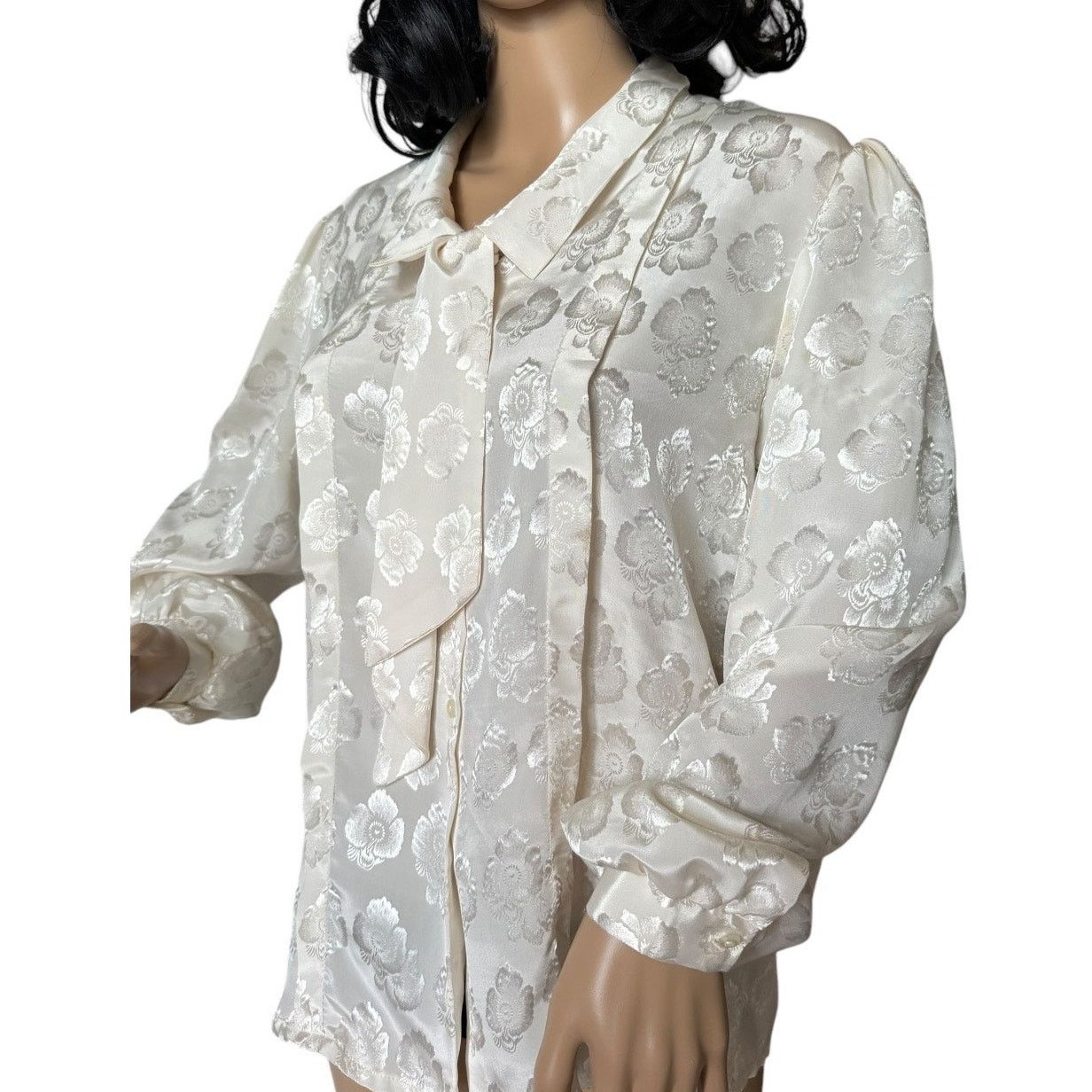Vintage Vtg JOZELL Puff Sleeve cream print blouse necktie 9/10 Size M / US 6-8 / IT 42-44 - 2 Thumbnail