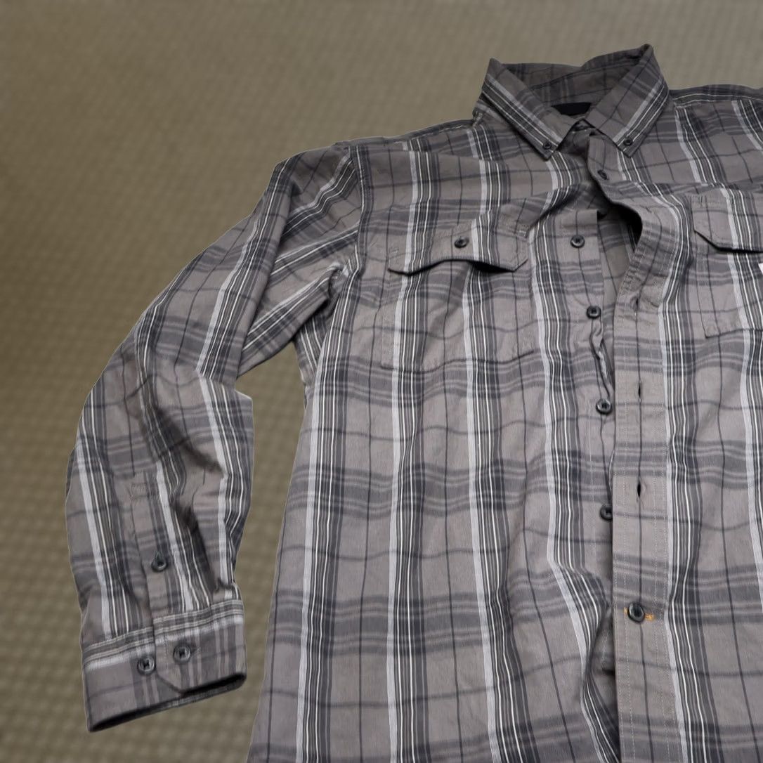 Carhartt Carhartt Shirt Mens Large Black Plaid Loose Fit Midweight Chambray Long Sleeve Size US L / EU 52-54 / 3 - 1 Thumbnail