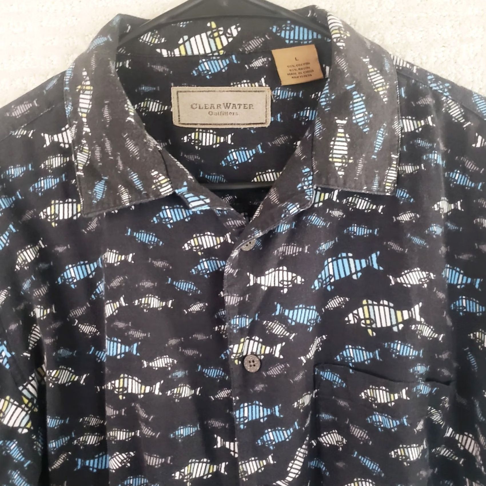 Vintage Clearwater Outfitters Men's L Black Blue Fish Pattern Short Sleeve Button Down Shirt Outdoor Hawaiian Casual Size US 33 - 3 Thumbnail