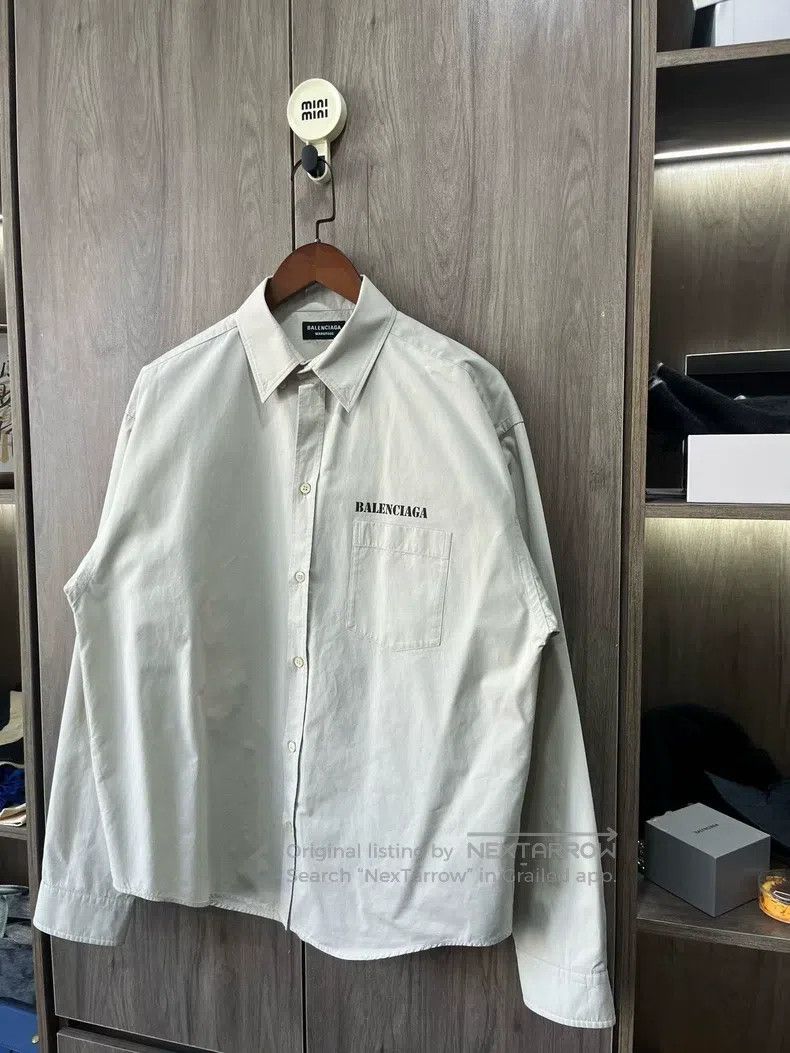 Balenciaga Balenciaga size 37 Beige Large Logo Shirt Size US XS / EU 42 / 0 - 3 Thumbnail
