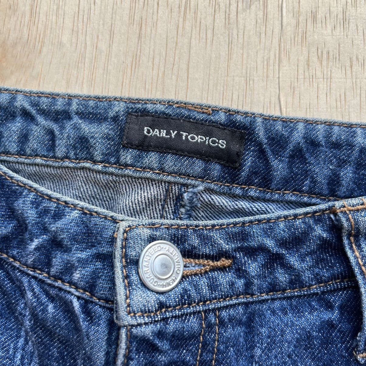 Hysteric Glamour DAILY TOPIC VINTAGE JAPANESE BRAND FLARE WASHED BLUE DENIM Size 28" / US 6 / IT 42 - 3 Thumbnail