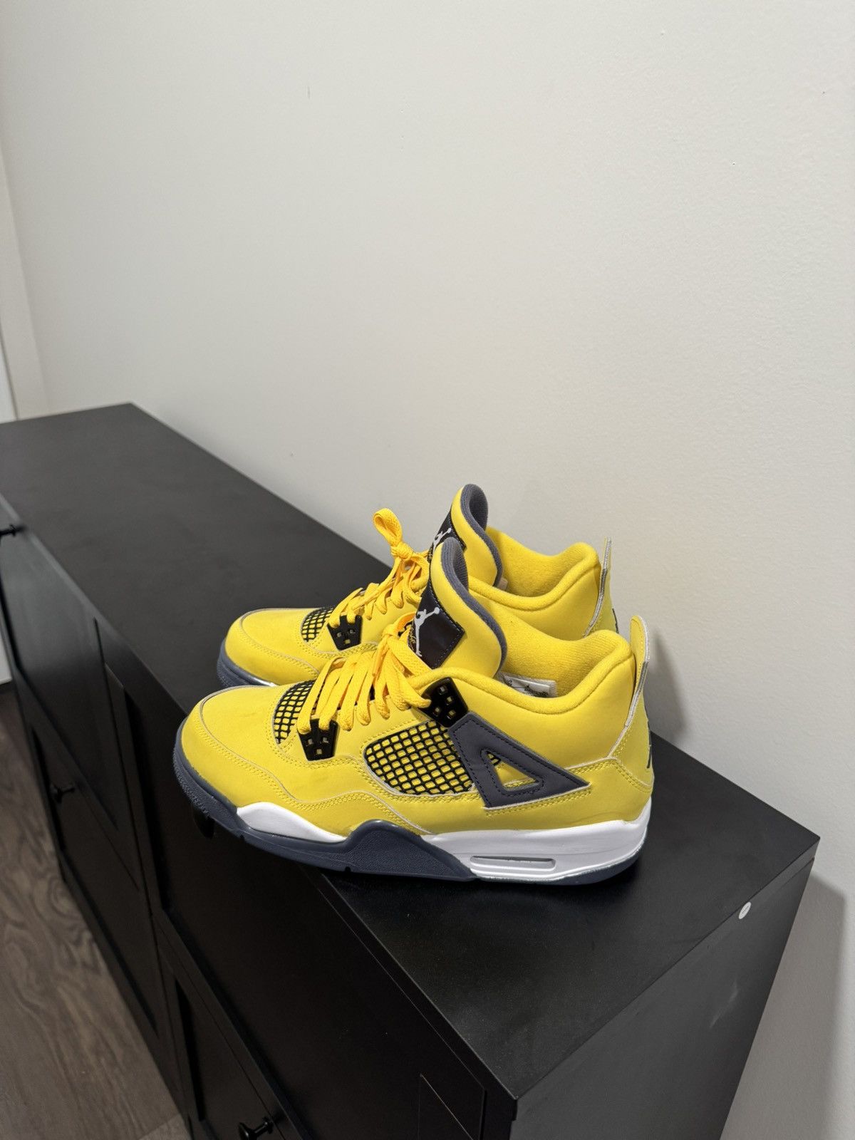 Jordan Brand × Nike Jordan 4 Retro Lightning 2021 (Gs) Size US 7 / EU 40 - 5 Thumbnail