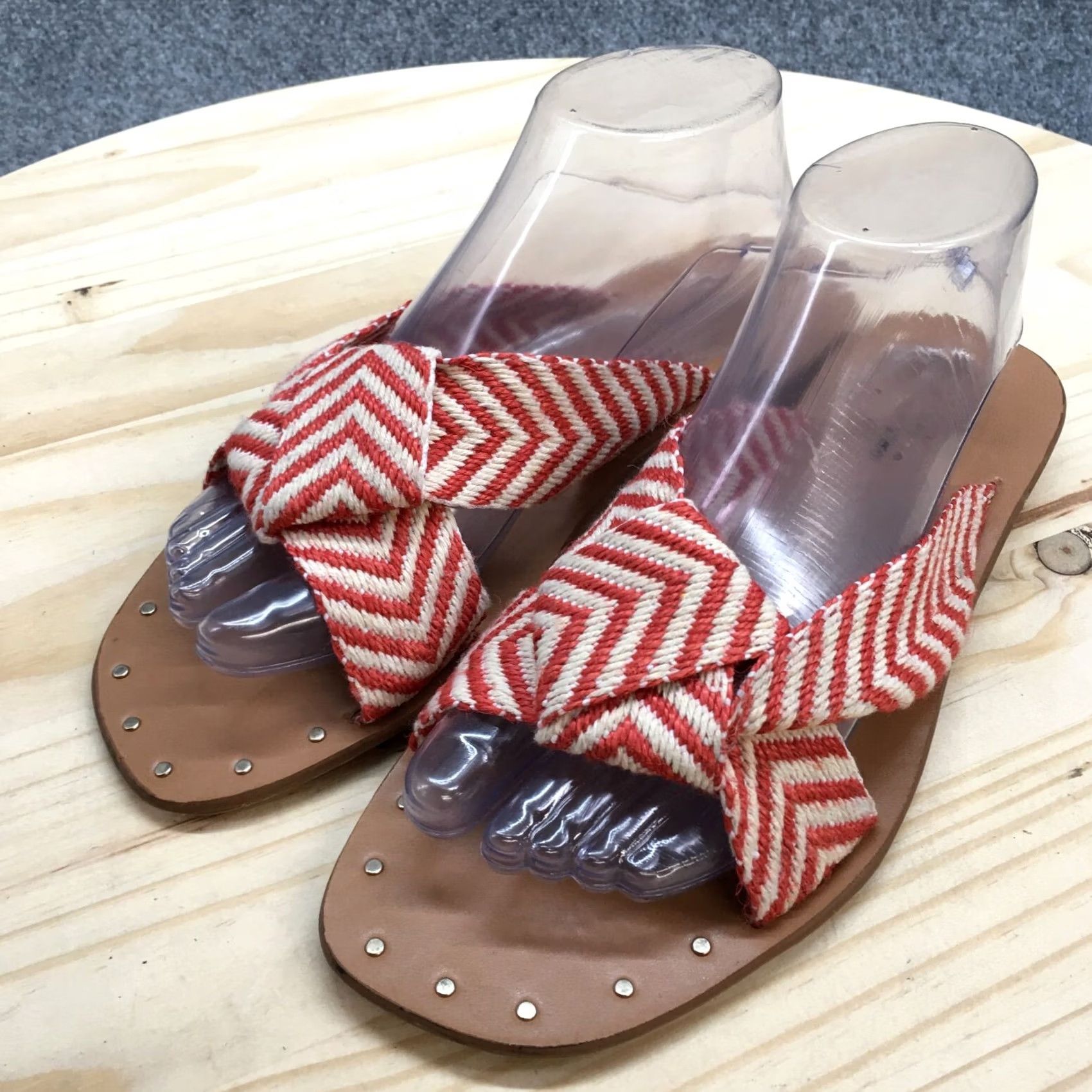 Vintage Universal Thread Sandals Womens 8.5 Chevron Print Knot Slide Flats Red Size US 9 / IT 39 - 3 Thumbnail