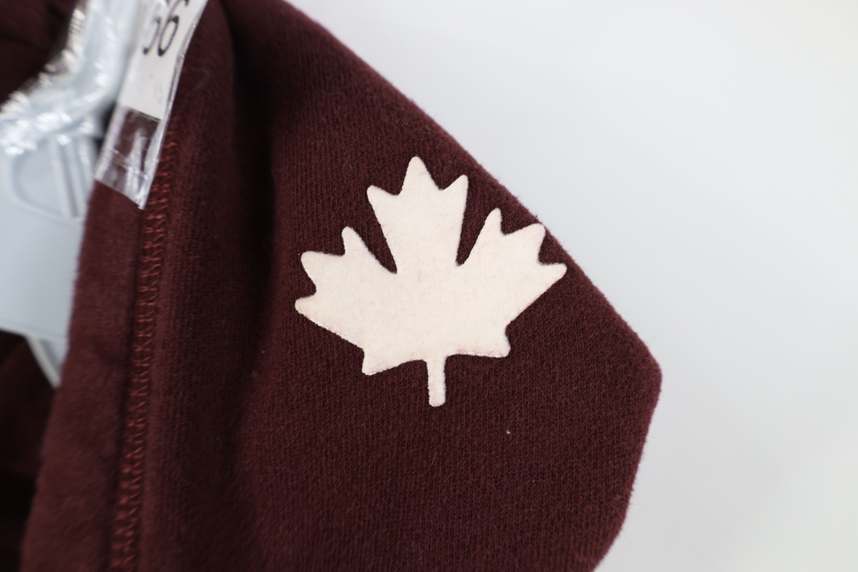 Vintage Vintage Y2K Roots Canada Spell Out Beaver Hoodie Sweatshirt Size S / US 4 / IT 40 - 4 Thumbnail