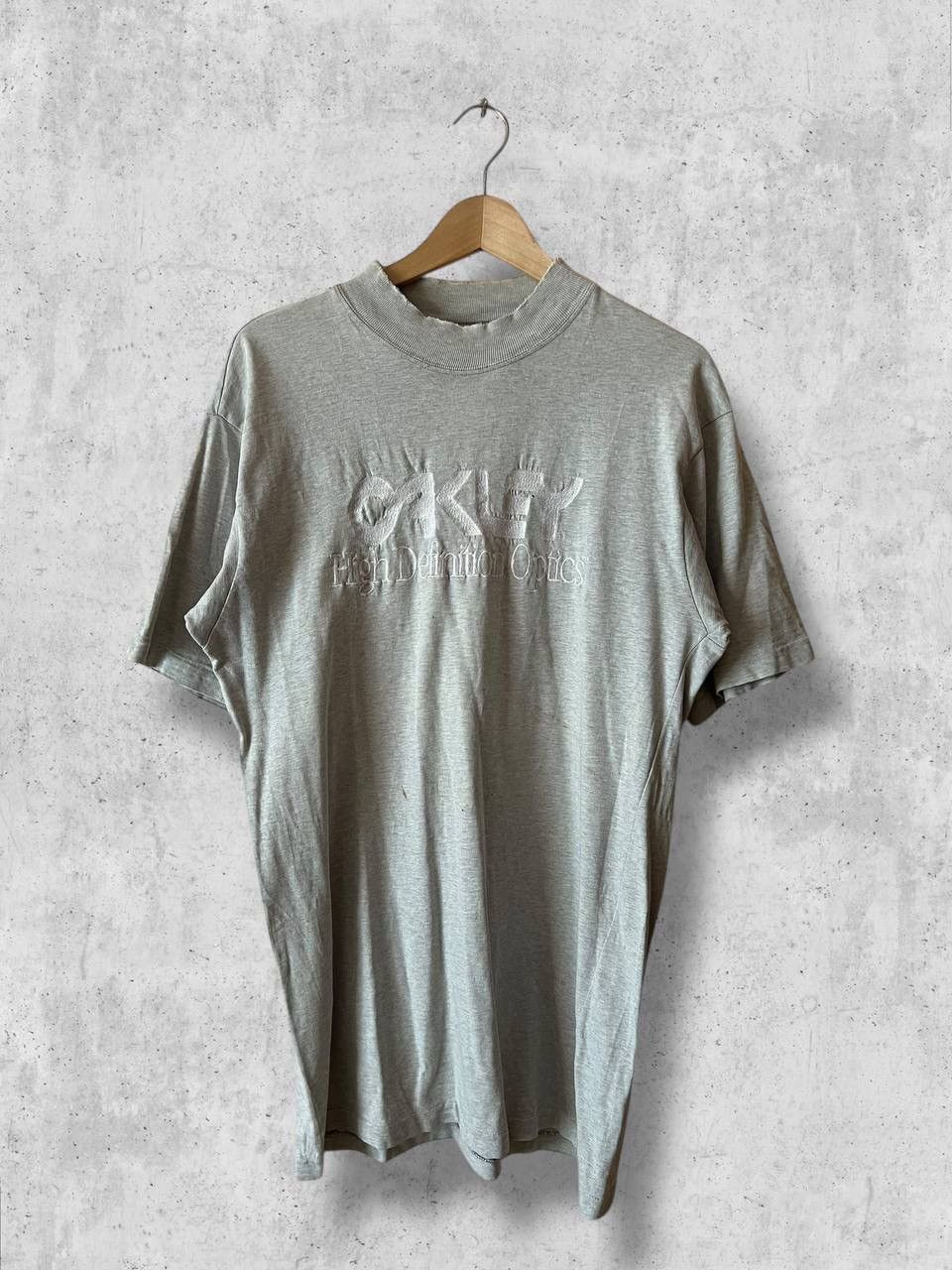 Oakley Oakley MADE IN USA 90s vintage t shirt tee big logo Size US L / EU 52-54 / 3 - 1 Thumbnail