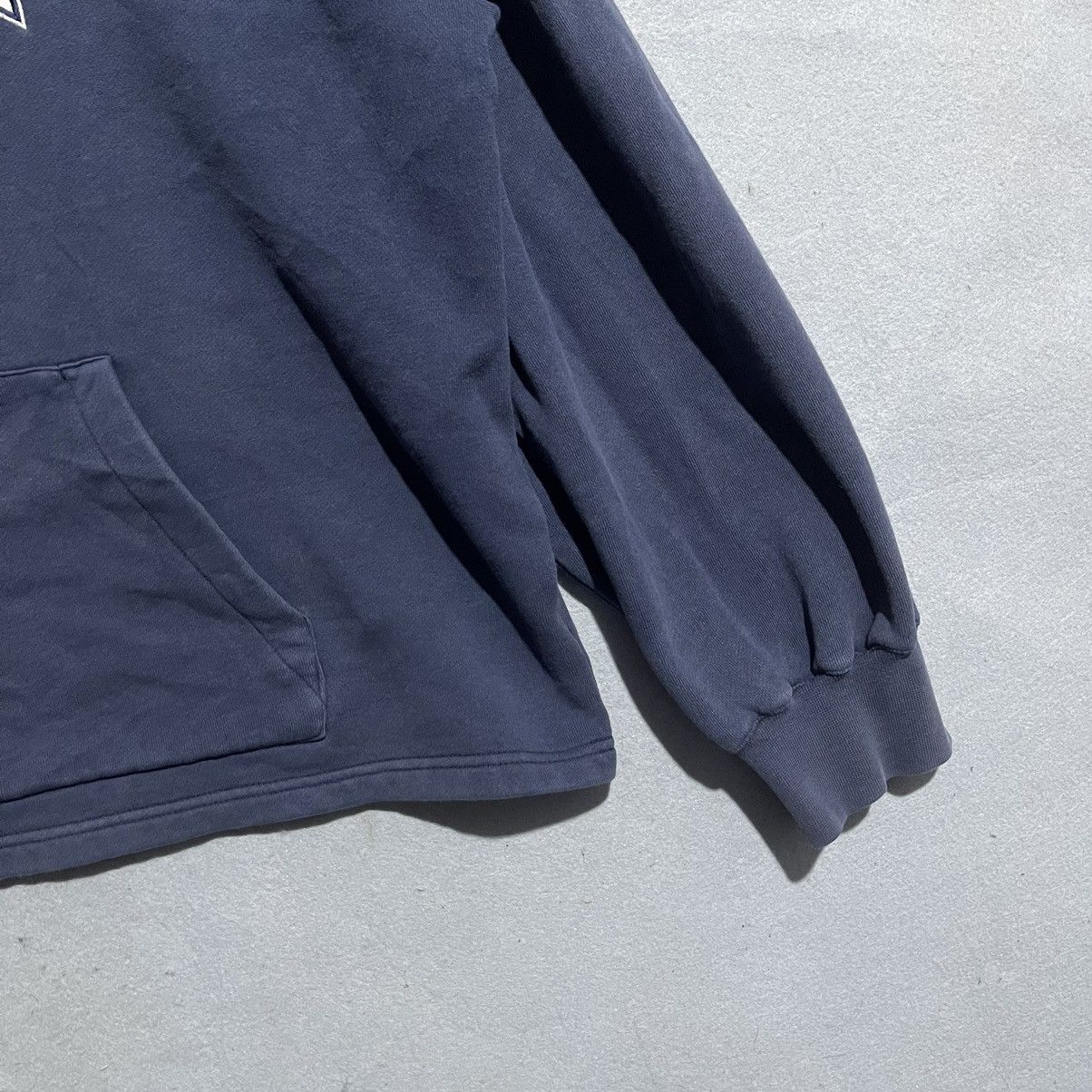 Reebok Vintage 90s Reebok Big Logo Navy Sweatshirt Size US XL / EU 56 / 4 - 4 Thumbnail