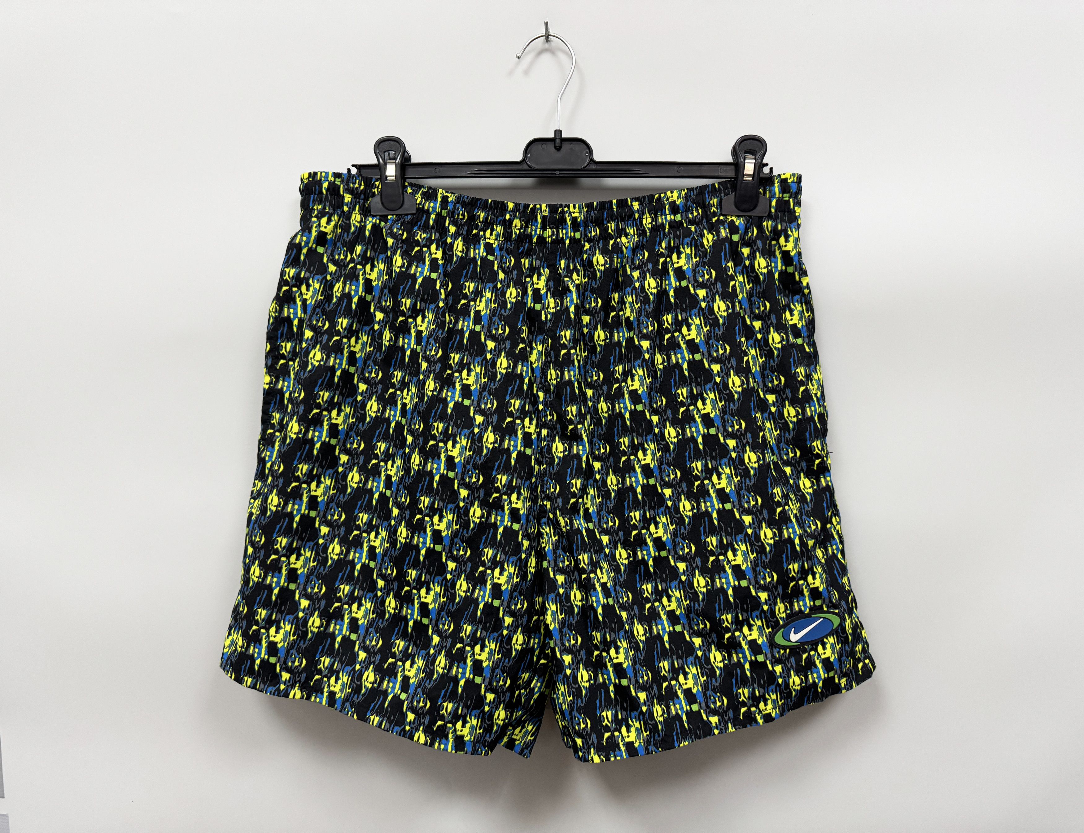 Nike Vintage 1990s NIKE White Tag Flame Swin Trunks Shorts Size US 34 / EU 50 - 1 Thumbnail