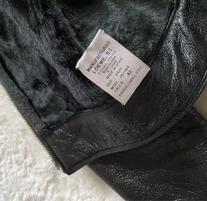 Loewe LOEWE Pleated jacket A dark green lacquered leather coat Size S / US 4 / IT 40 - 6 Thumbnail
