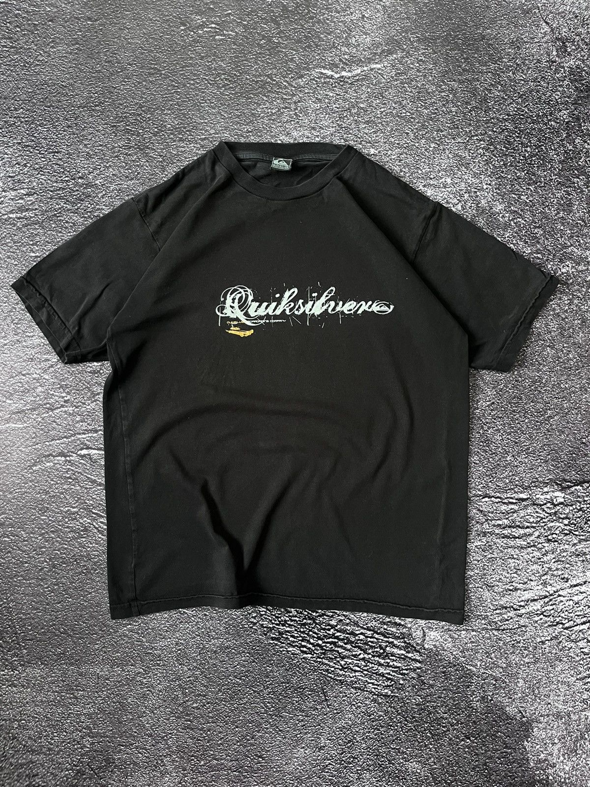 Quiksilver Vintage Quiksilver surf boarding Tshirt Size US M / EU 48-50 / 2 - 1 Thumbnail