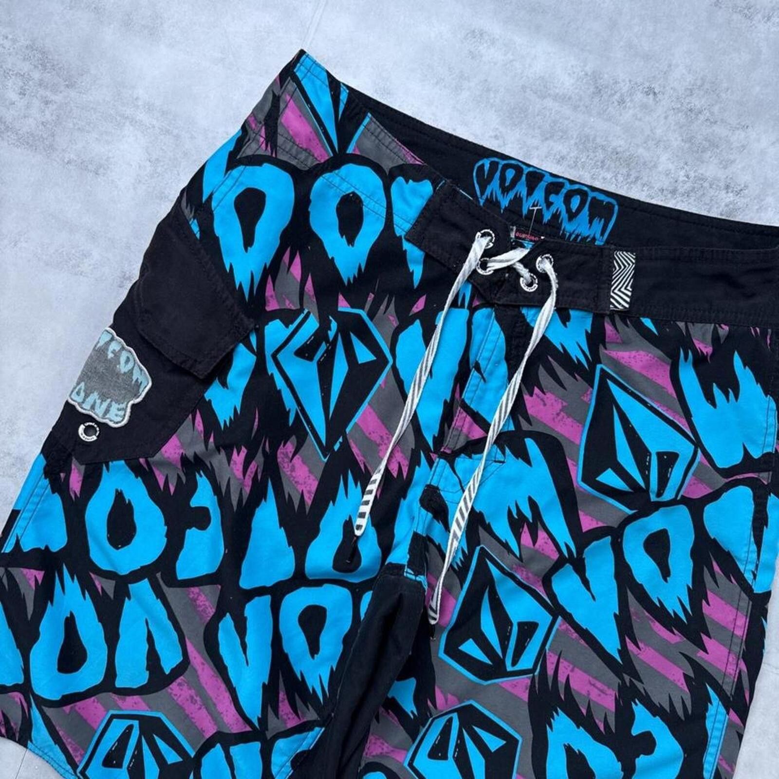 Volcom Y2K Volcom 00s blue surf board shorts Size US 34 / EU 50 - 4 Thumbnail