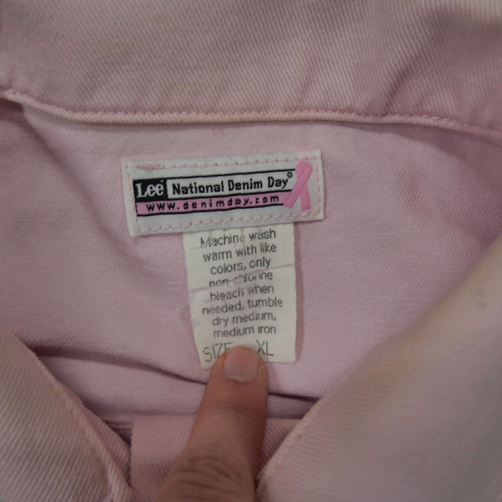 Lee VINTAGE Lee Jacket Womens XL Pink Breast Cancer Ribbon Casual Denim Short Sleeve Jacket Size 40" / US 18 - 4 Thumbnail