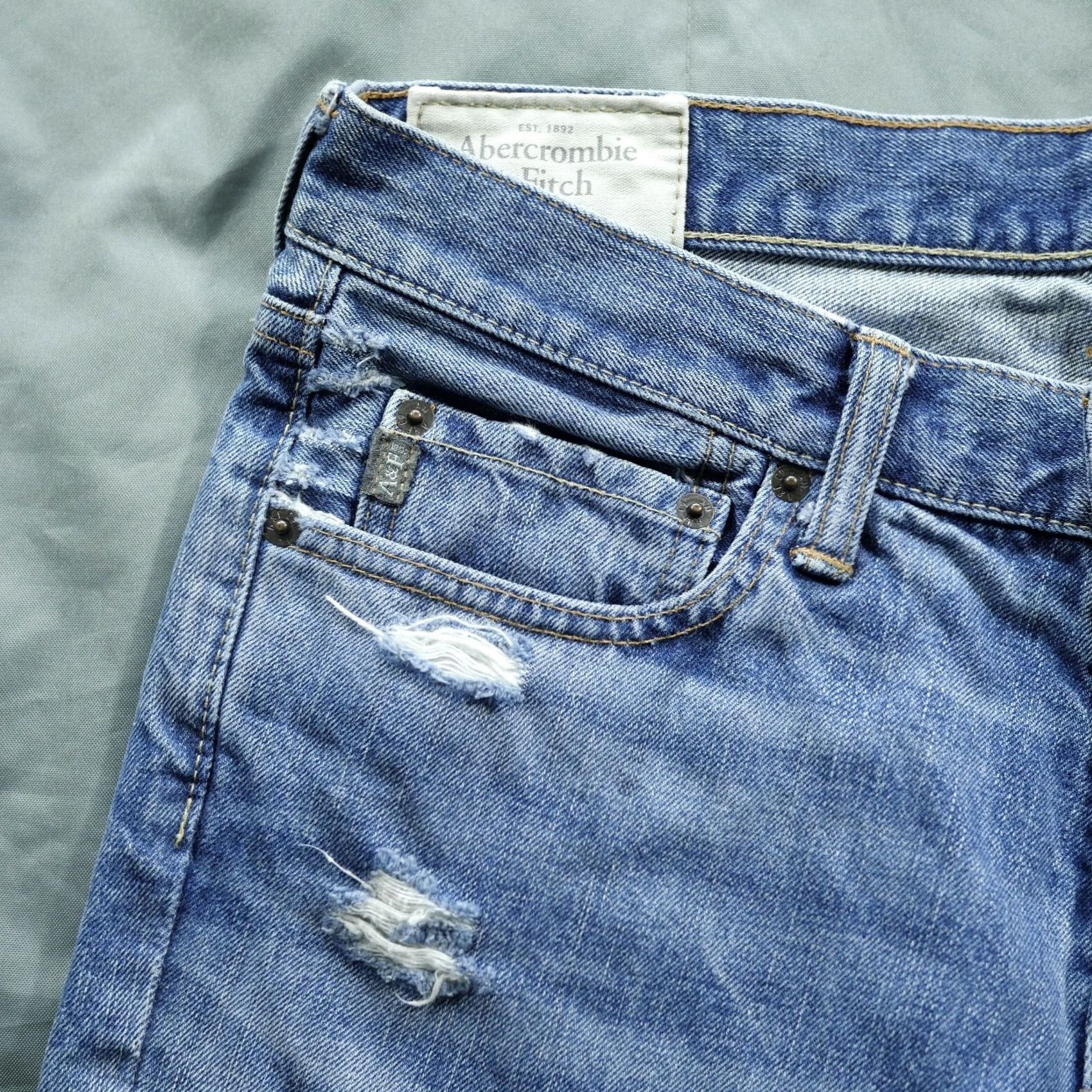 Abercrombie & Fitch Abercrombie & Fitch Jeans Mens 31x32 Blue Dark Wash Denim Skinny Slim Distressed Logo 5-Pocket Mens Skinny Jeans Size US 31 - 5 Thumbnail